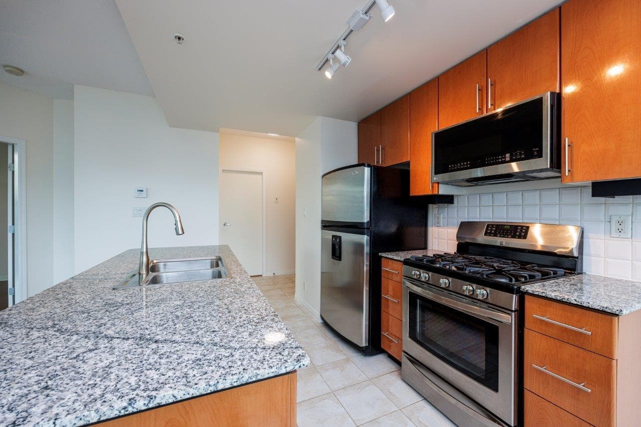 501 - 138 E Esplanade, North Vancouver, V7L 4X9 — photo 5
