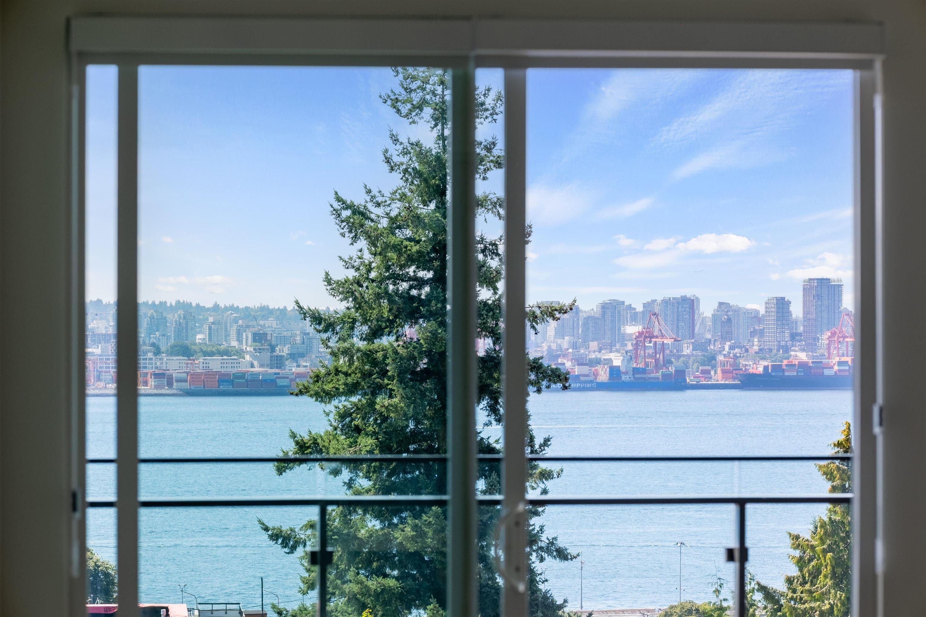 411 - 422 E 3rd Street, North Vancouver, V7L 0K1 — photo 1