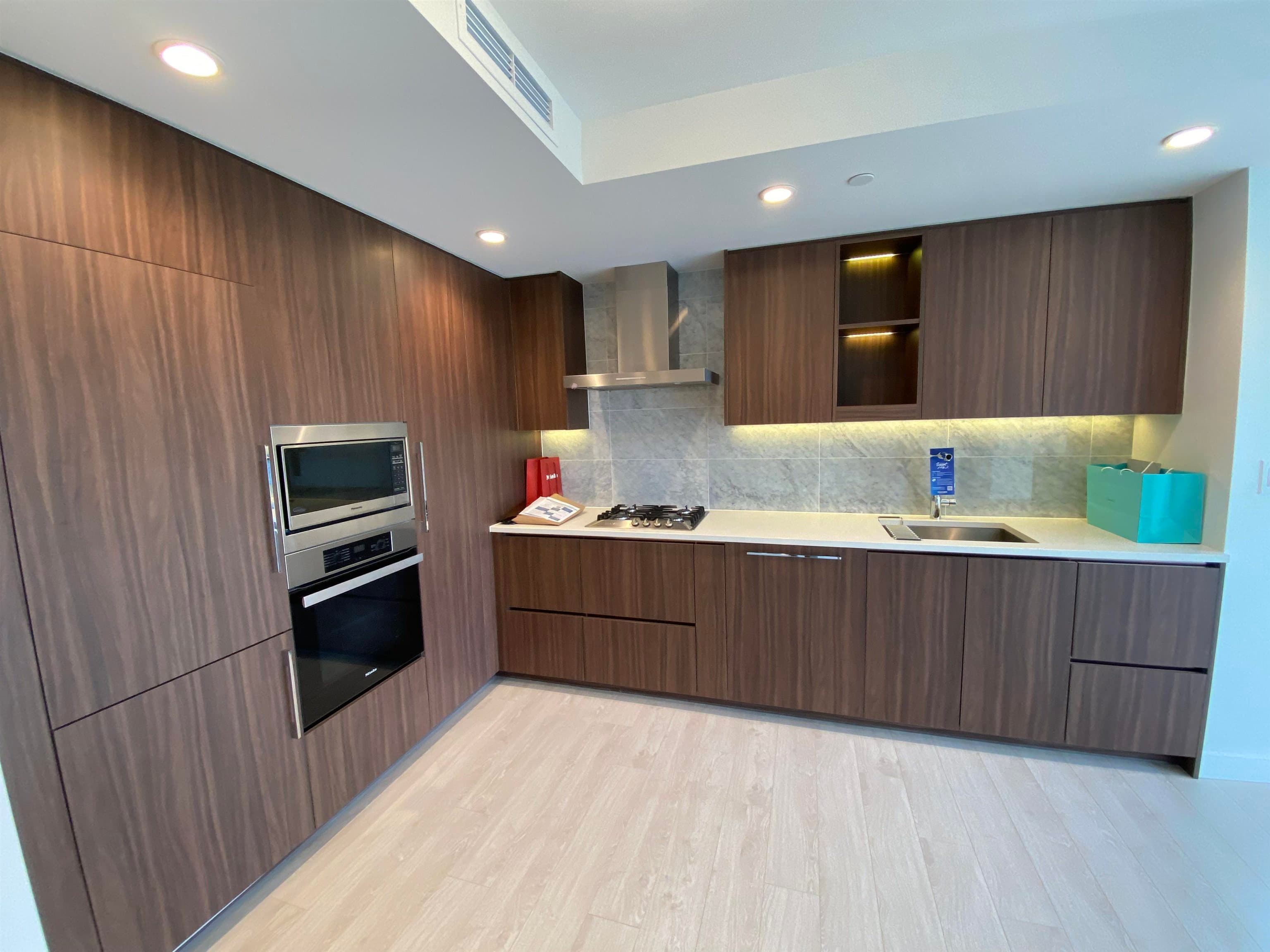 1106 - 1768 Cook Street, Vancouver, V5W 2N6 — photo 4
