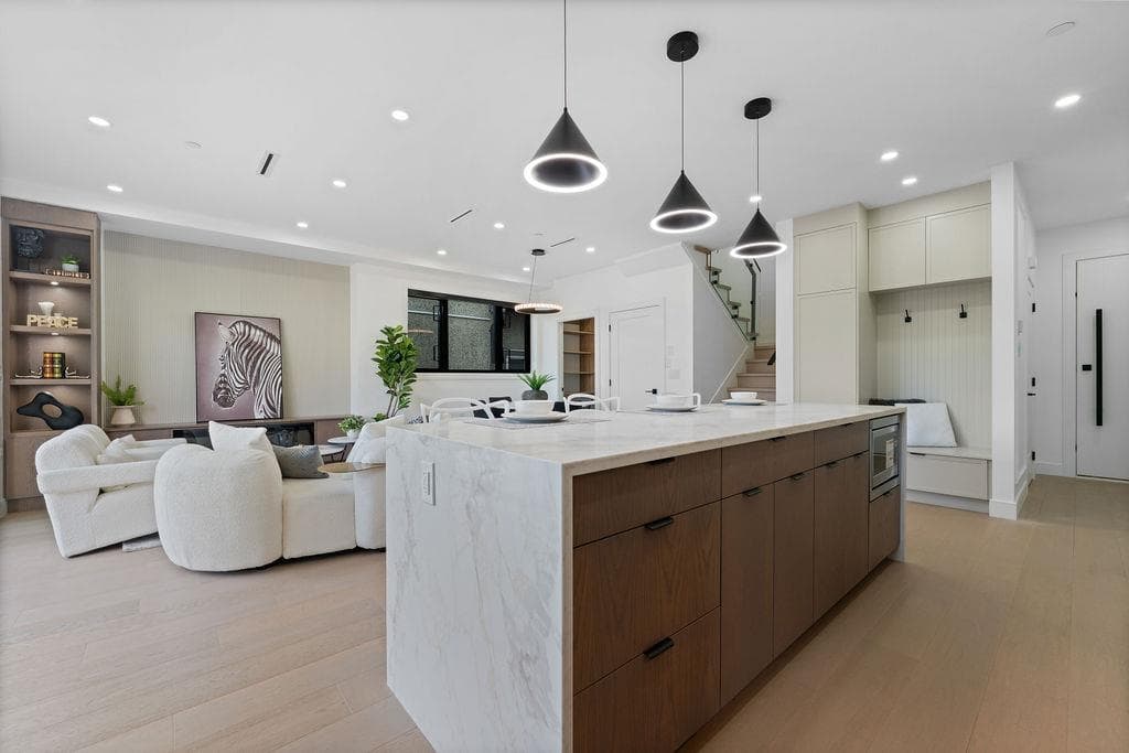 3 - 2282 E 8th Avenue, Vancouver