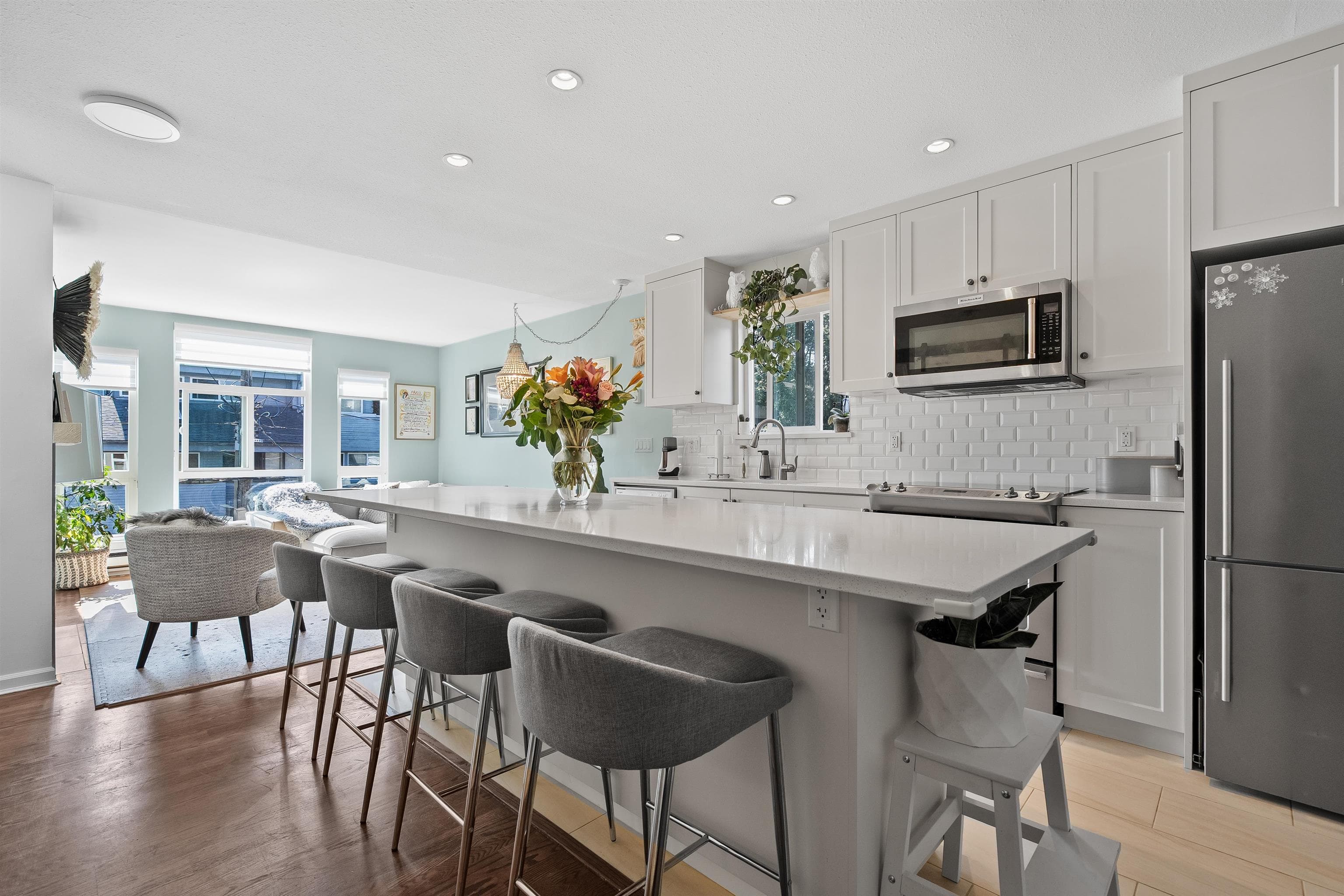 305 - 2110 Cornwall Avenue, Vancouver, V6K 1B4 — photo 2