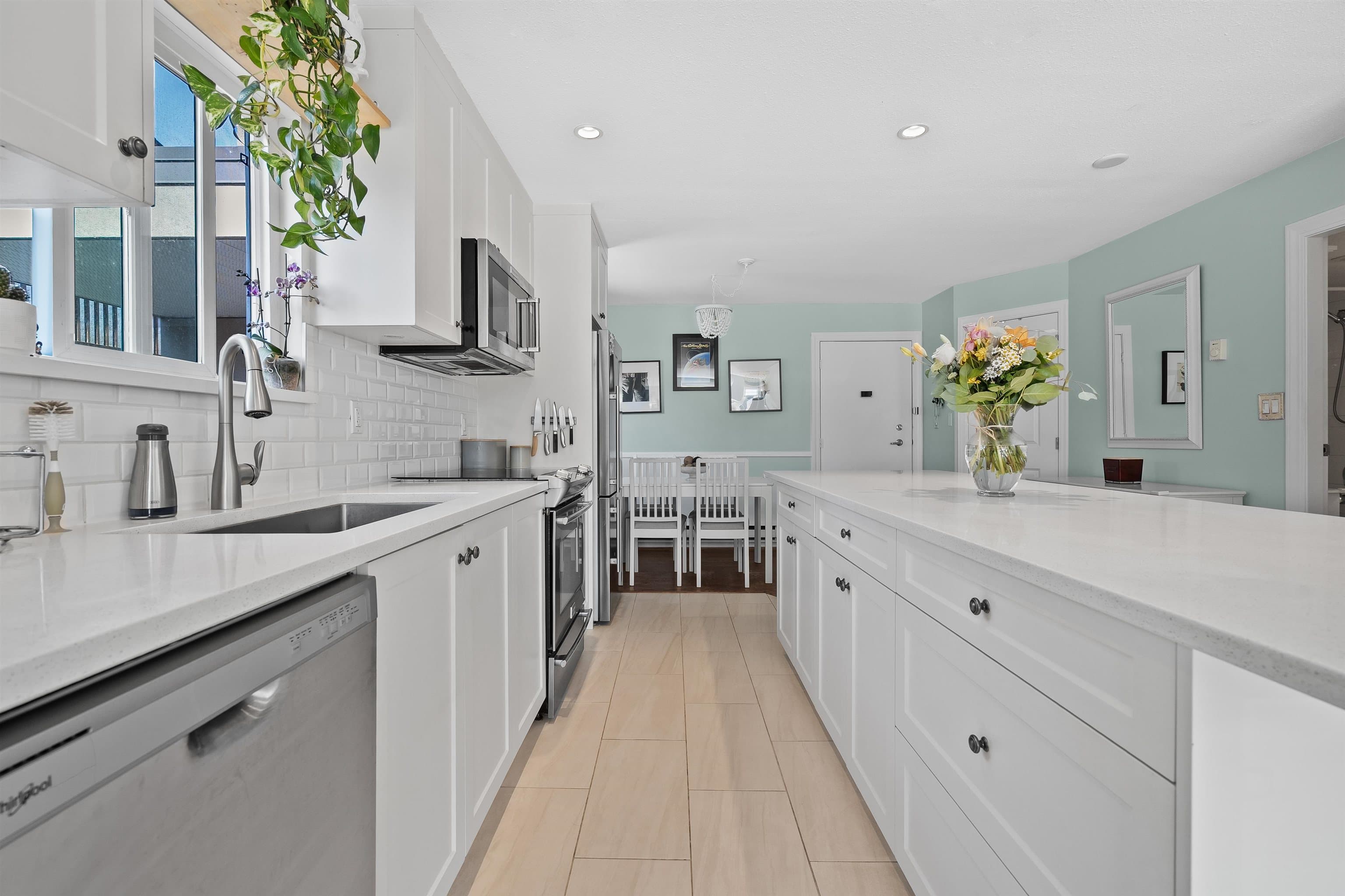 305 - 2110 Cornwall Avenue, Vancouver, V6K 1B4 — photo 5
