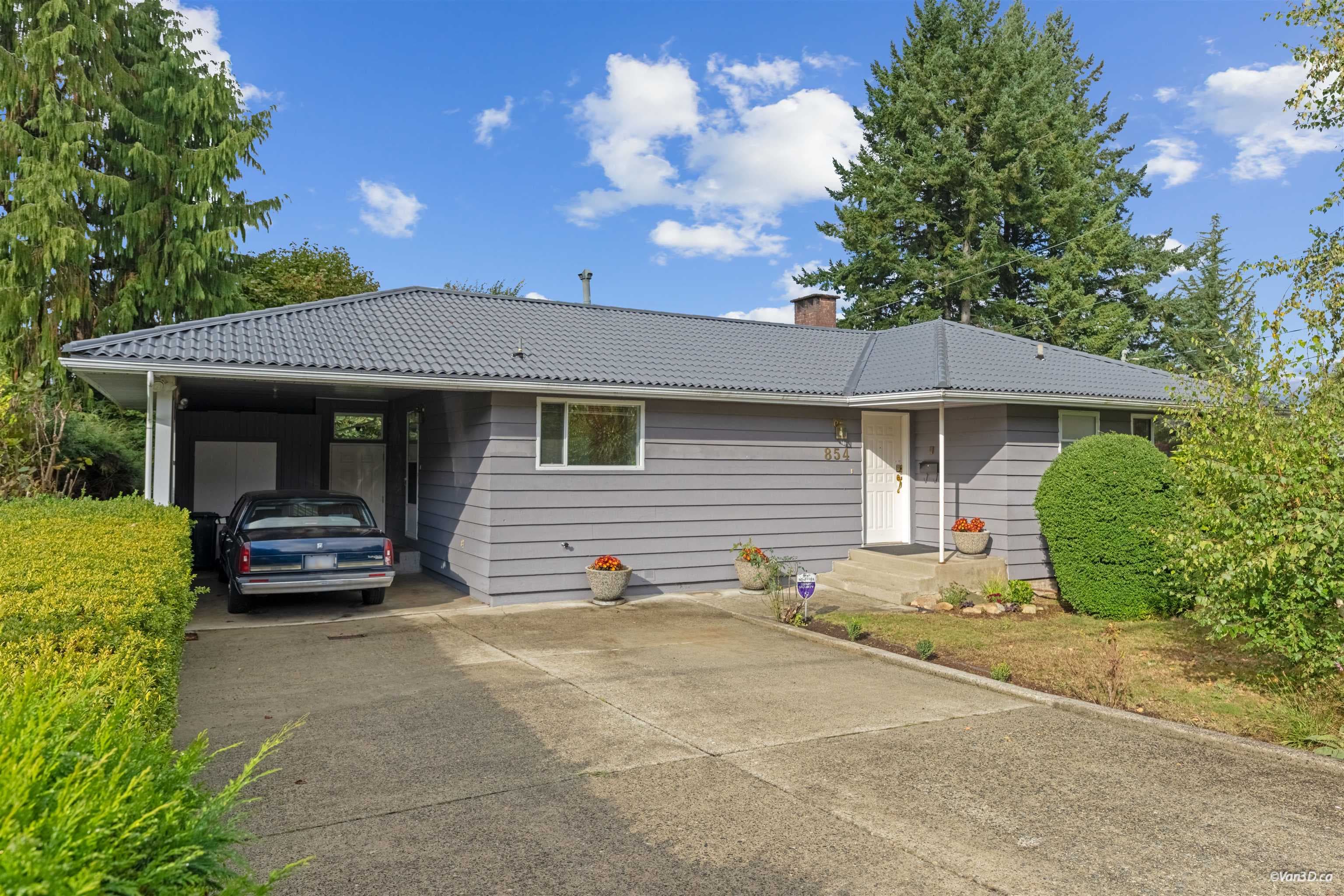 854 Kinsac Street, Coquitlam, V3J 4T7 — photo 1