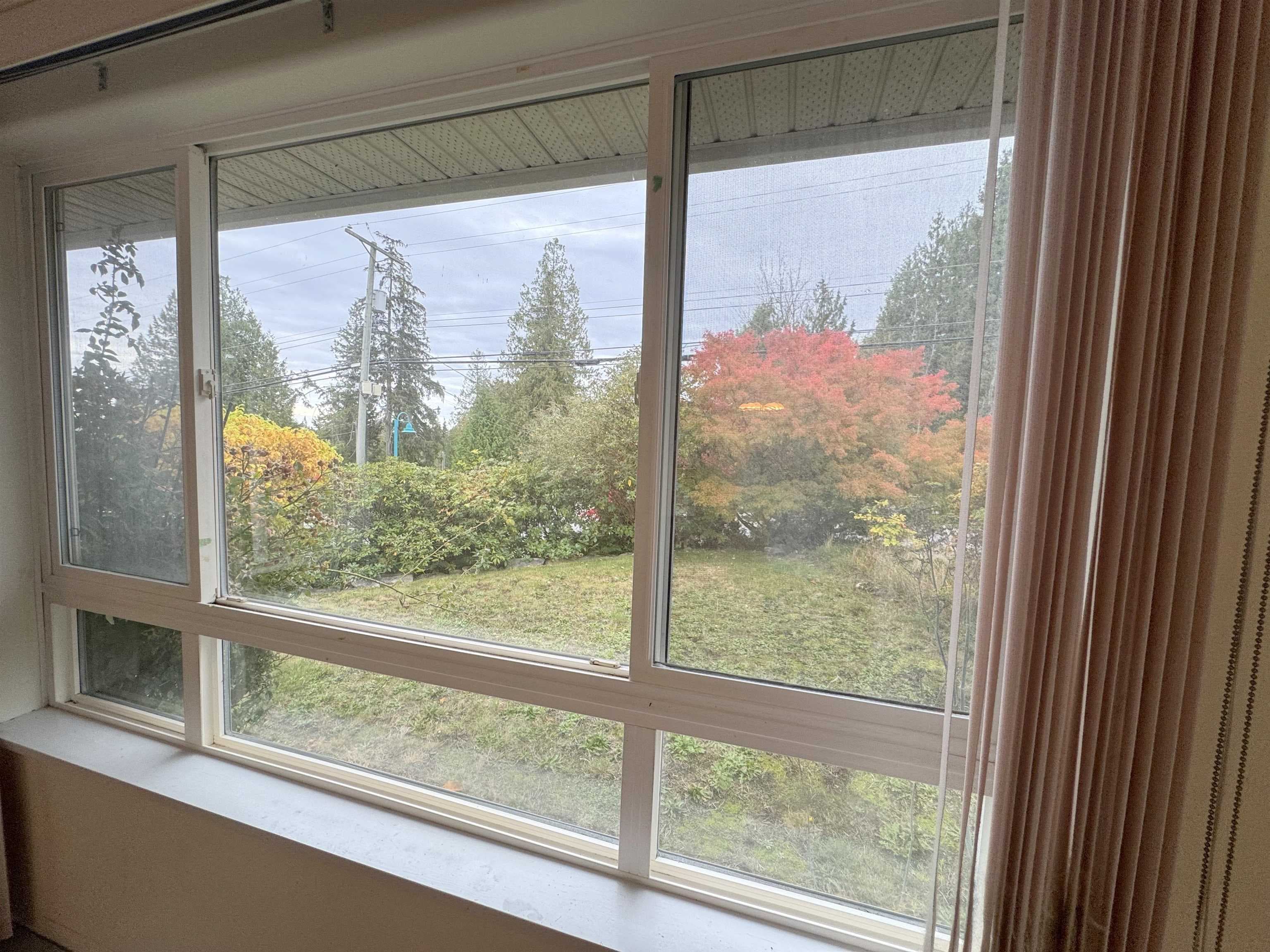 6242 Norwest Bay Road, Sechelt, V7Z 0M2 — photo 3