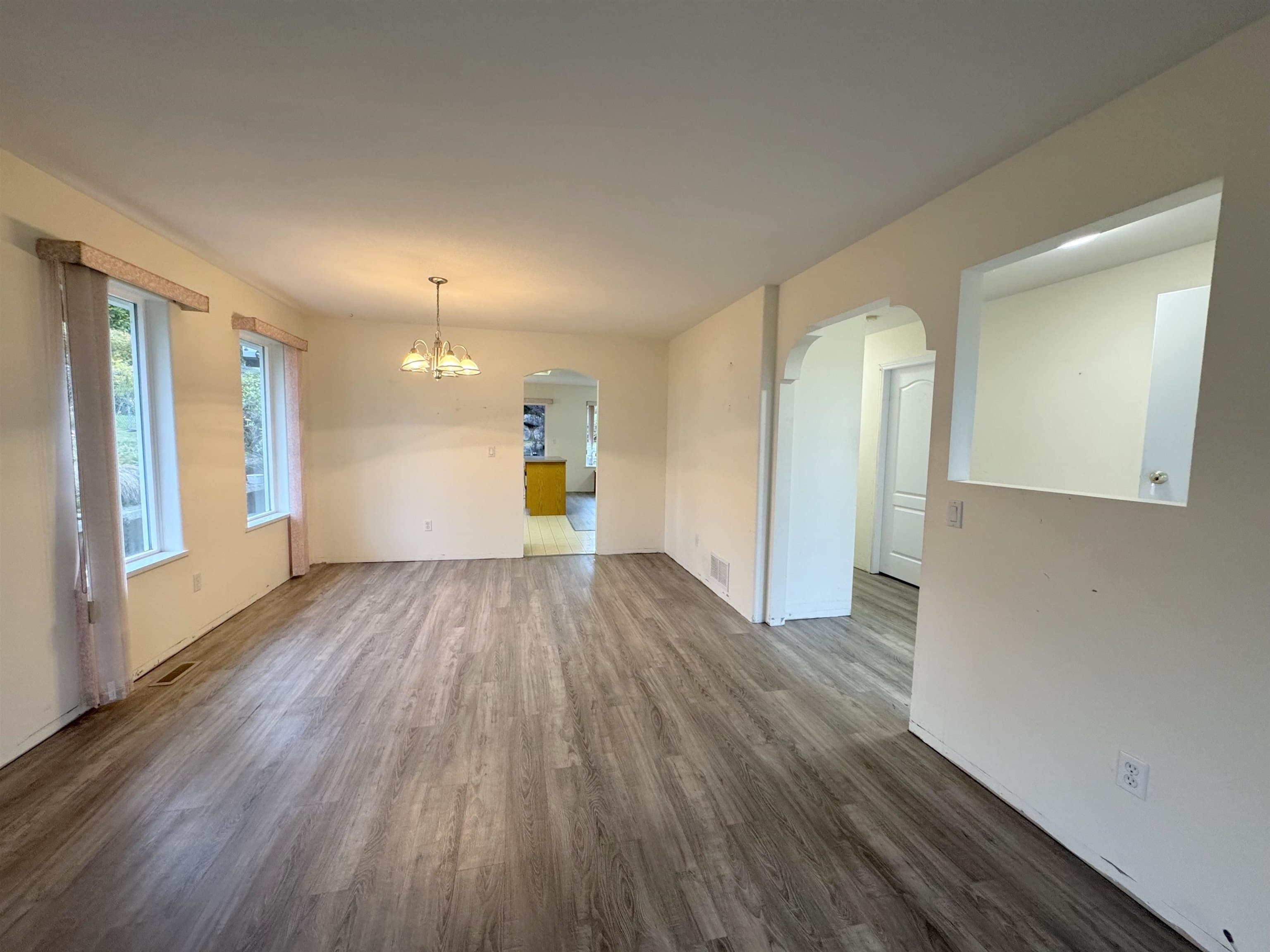 6242 Norwest Bay Road, Sechelt, V7Z 0M2 — photo 4