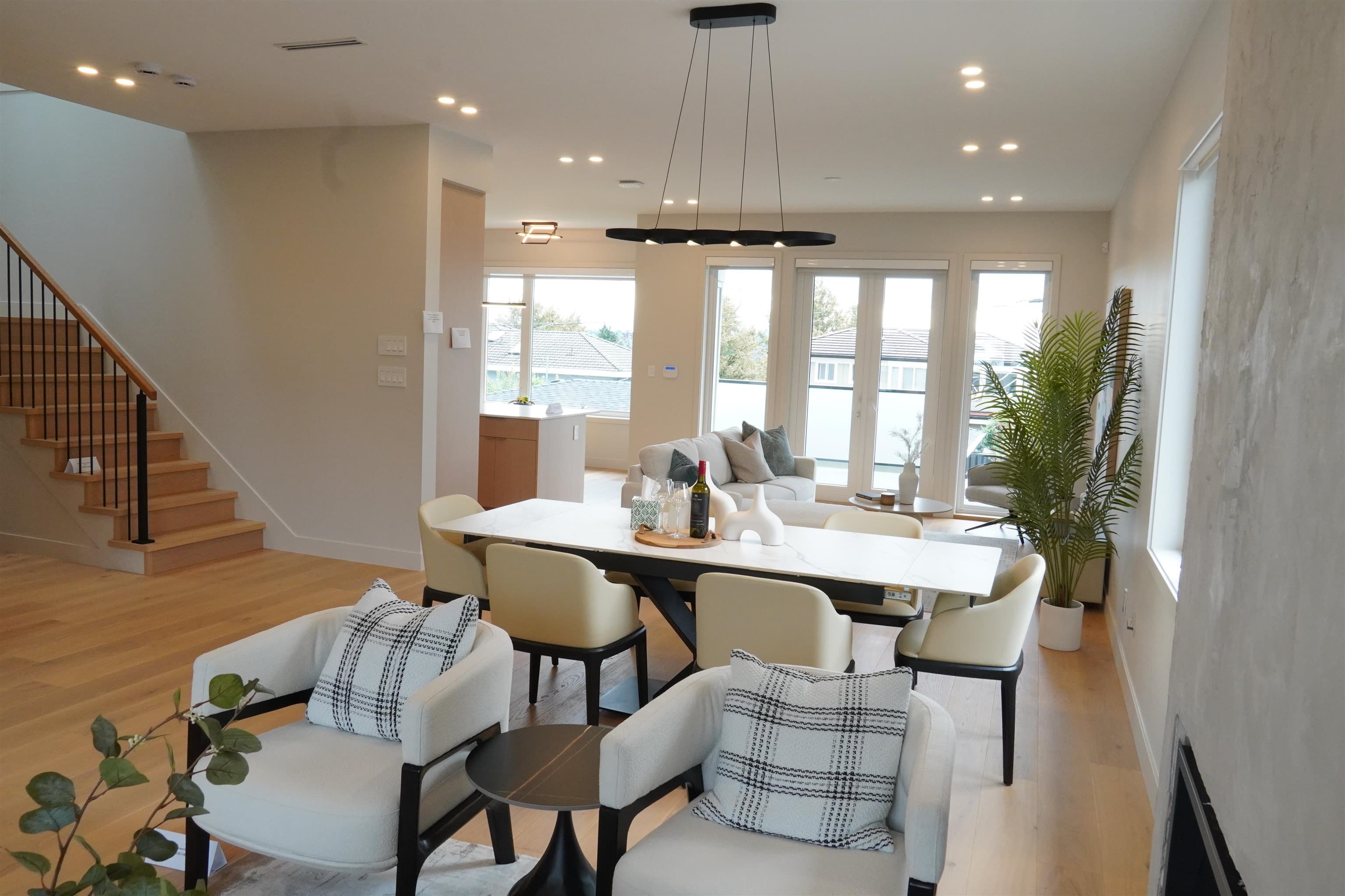 6250 Kitchener Street, Burnaby, V5B 2J4 — photo 5