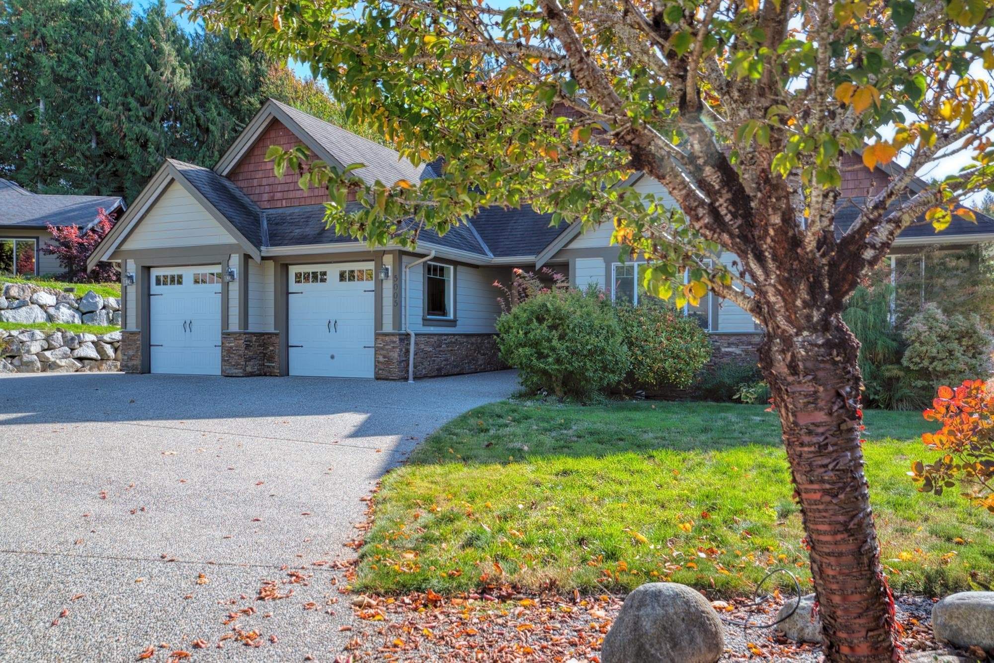 5005 Bay Road, Sechelt, V7Z 0E9 — photo 2