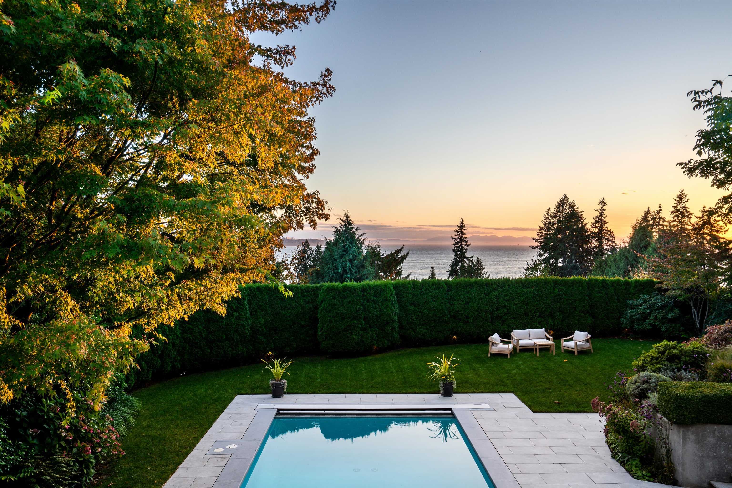2964 Mathers Crescent, West Vancouver, V7V 2L3 — photo 2