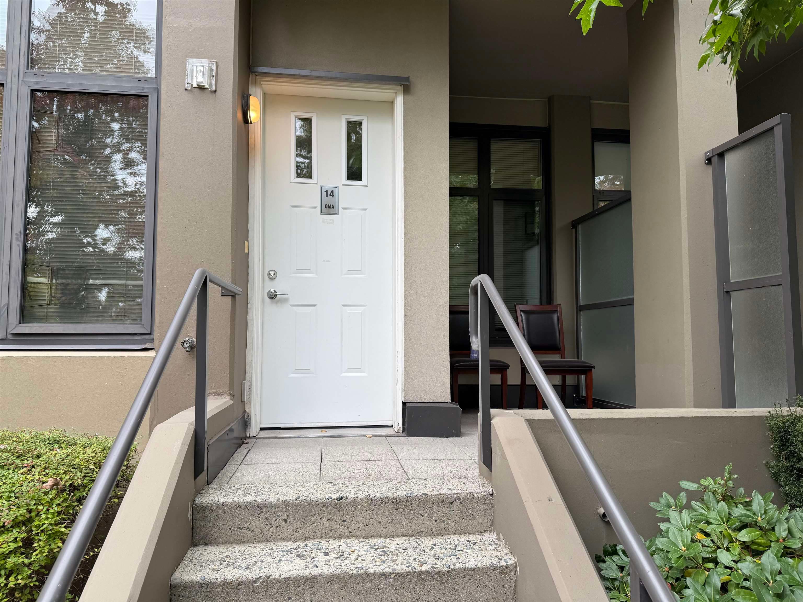 TH14 - 2355 Madison Avenue, Burnaby, V5C 0B3 — photo 2