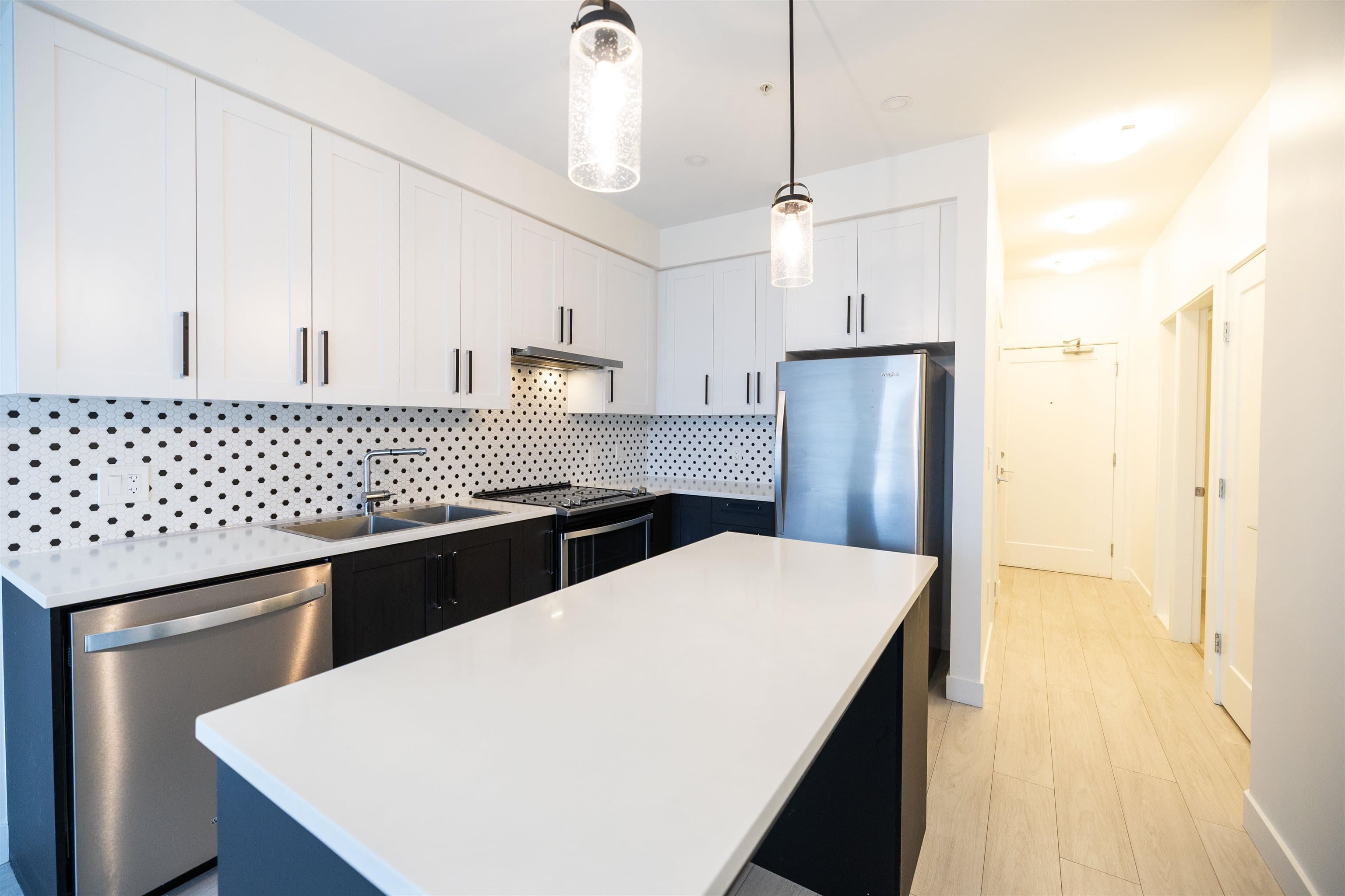 411 - 18811 72 Avenue, Surrey, V4N 6W7 — photo 4