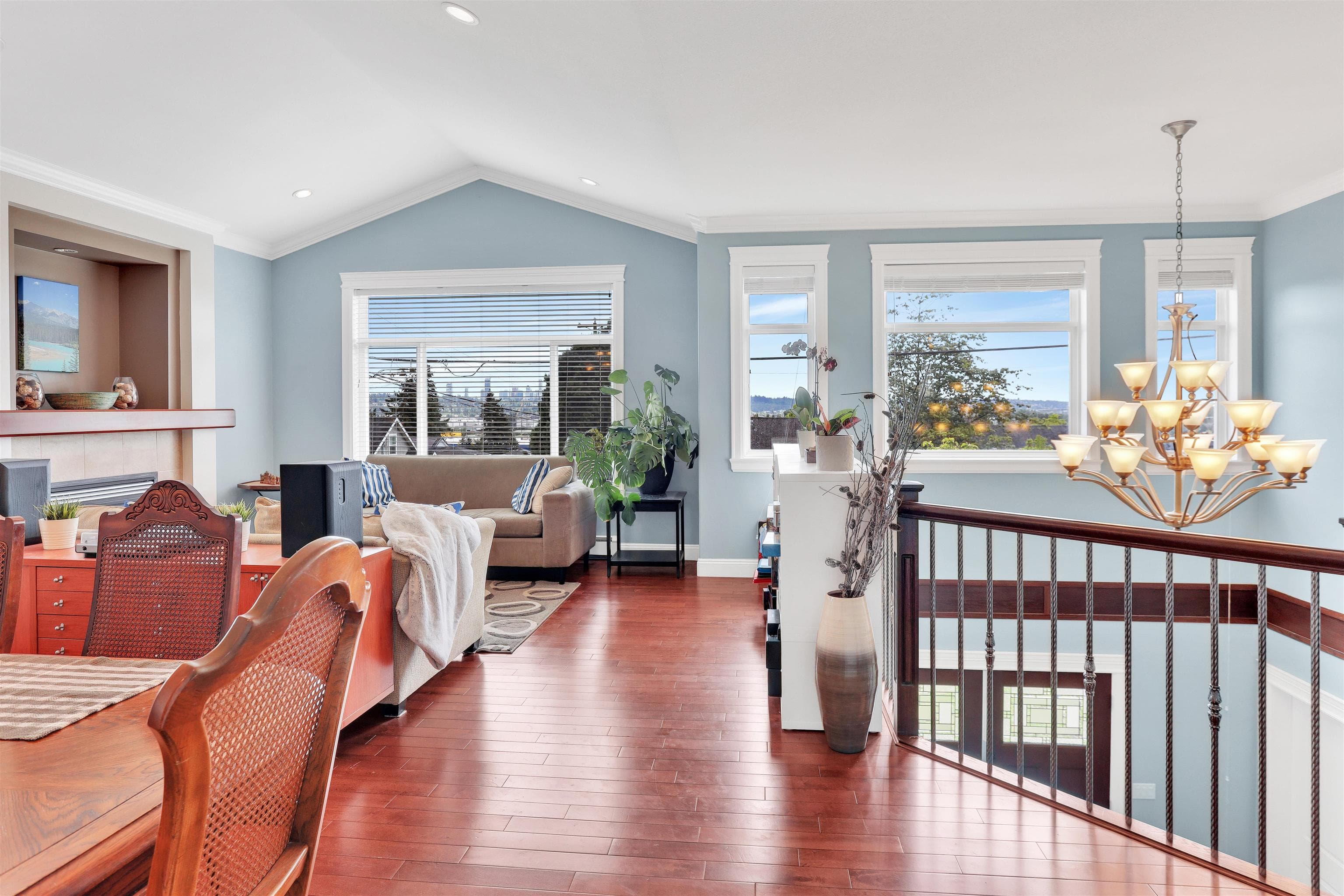 943 Harris Avenue, Coquitlam, V3K 1S2 — photo 3