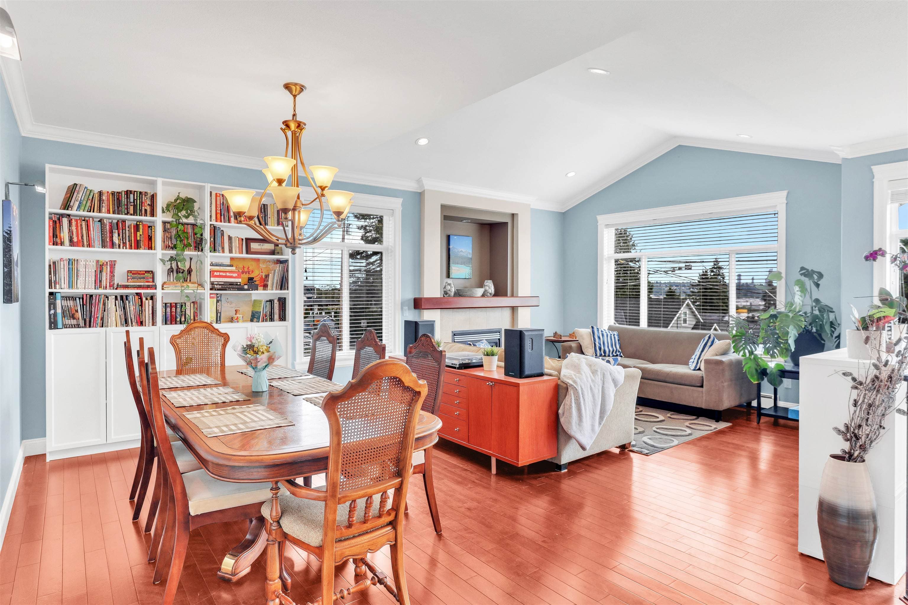 943 Harris Avenue, Coquitlam, V3K 1S2 — photo 4