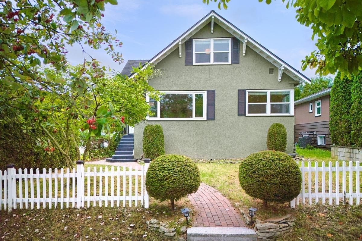 102 Durham Street, New Westminster
