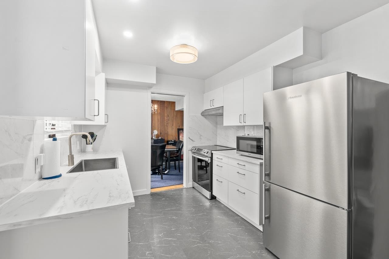 3878 Royal Oak Avenue, Burnaby, V5G 3M2 — photo 3