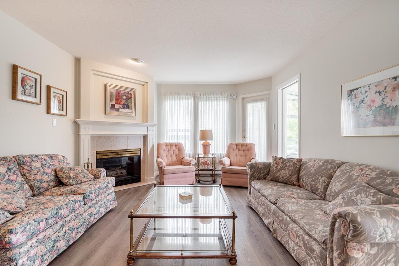 205 - 1576 Merklin Street, White Rock, V4B 5K2 — photo 2