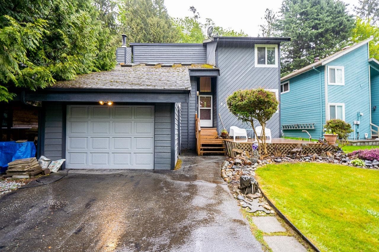 8370 Sheaves Road, Delta