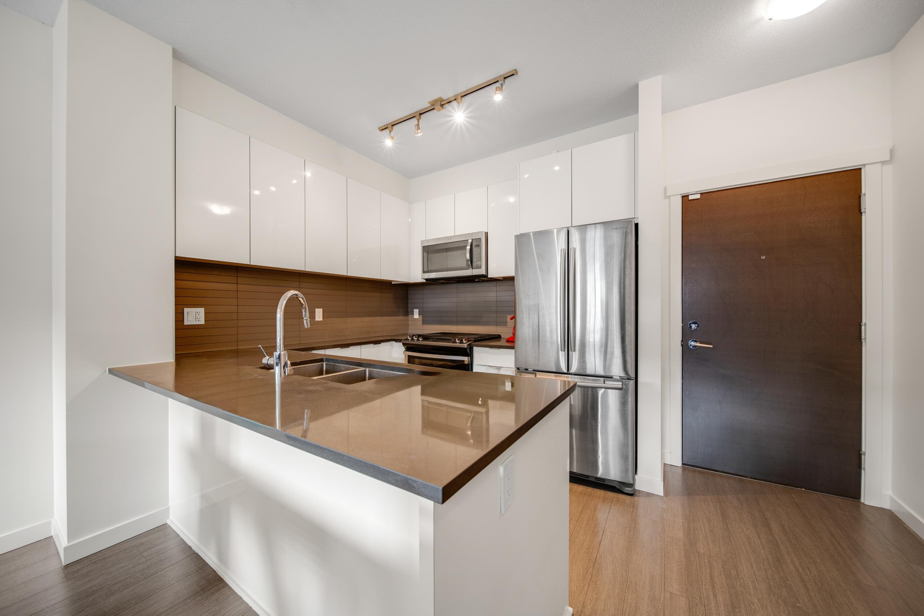320 - 15137 33 Avenue, Surrey, V3Z 0Y1 — photo 3