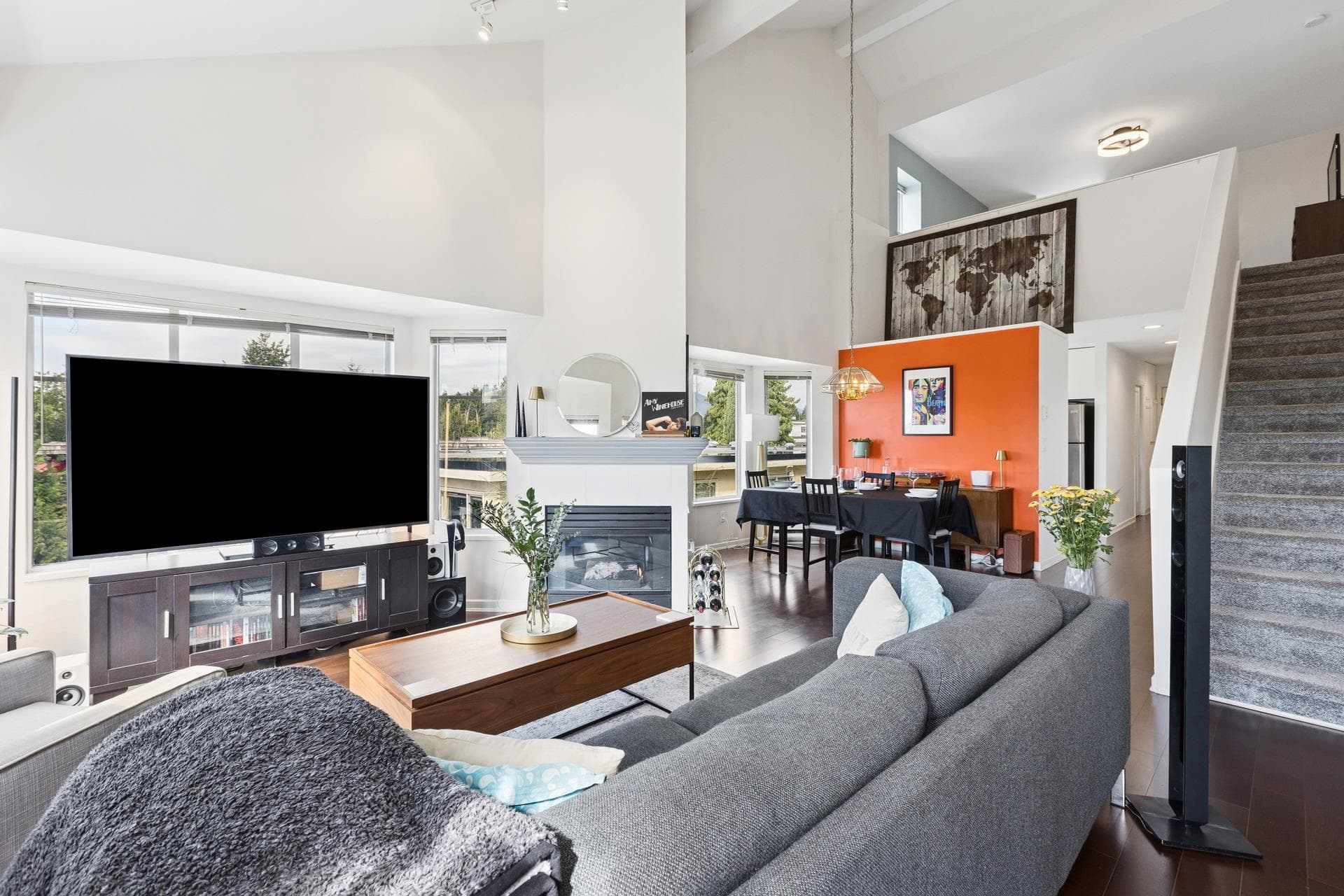303 - 131 W 20th Street, North Vancouver