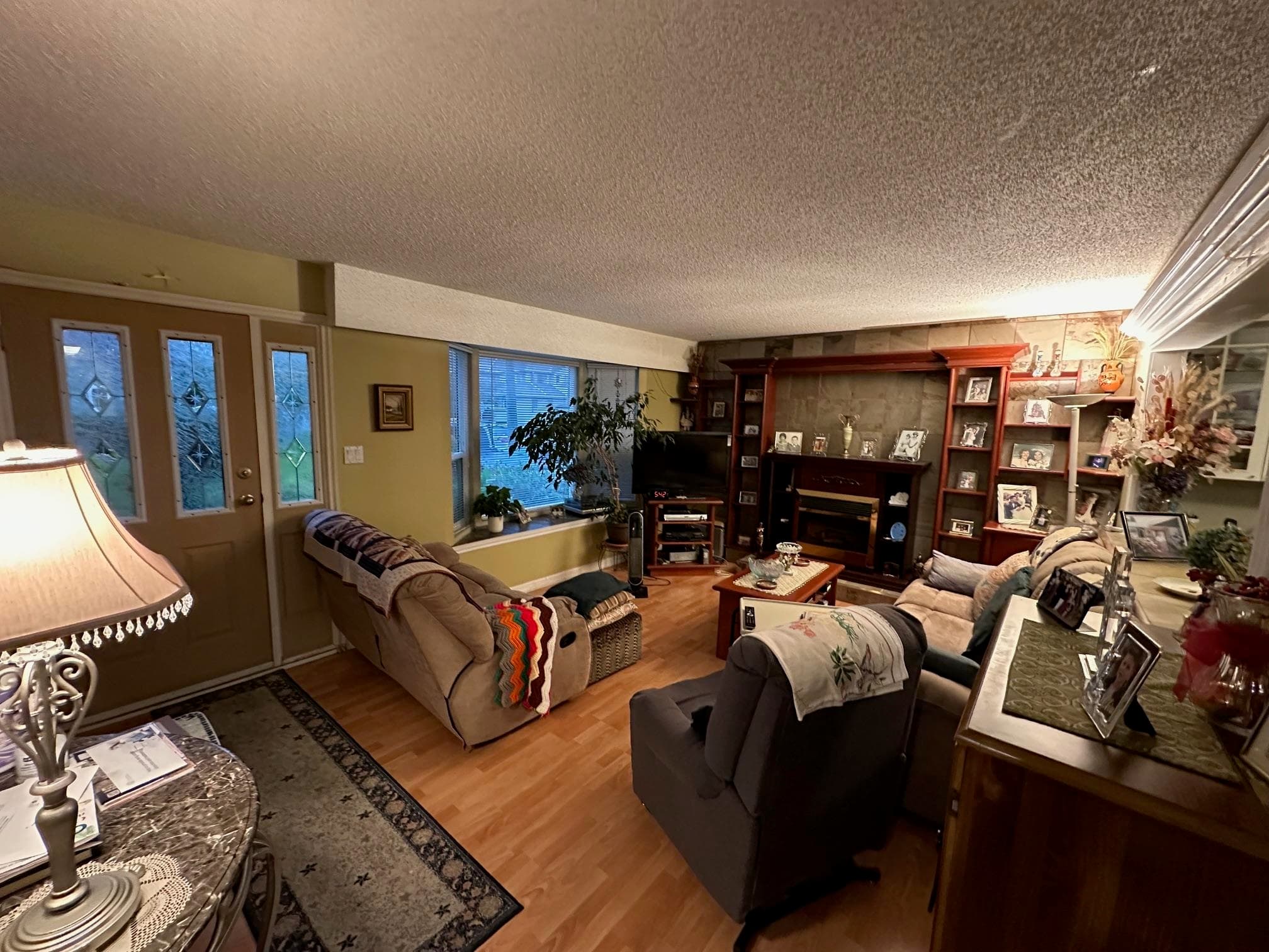 15970 Thrift Avenue, White Rock, V4B 2N1 — photo 3