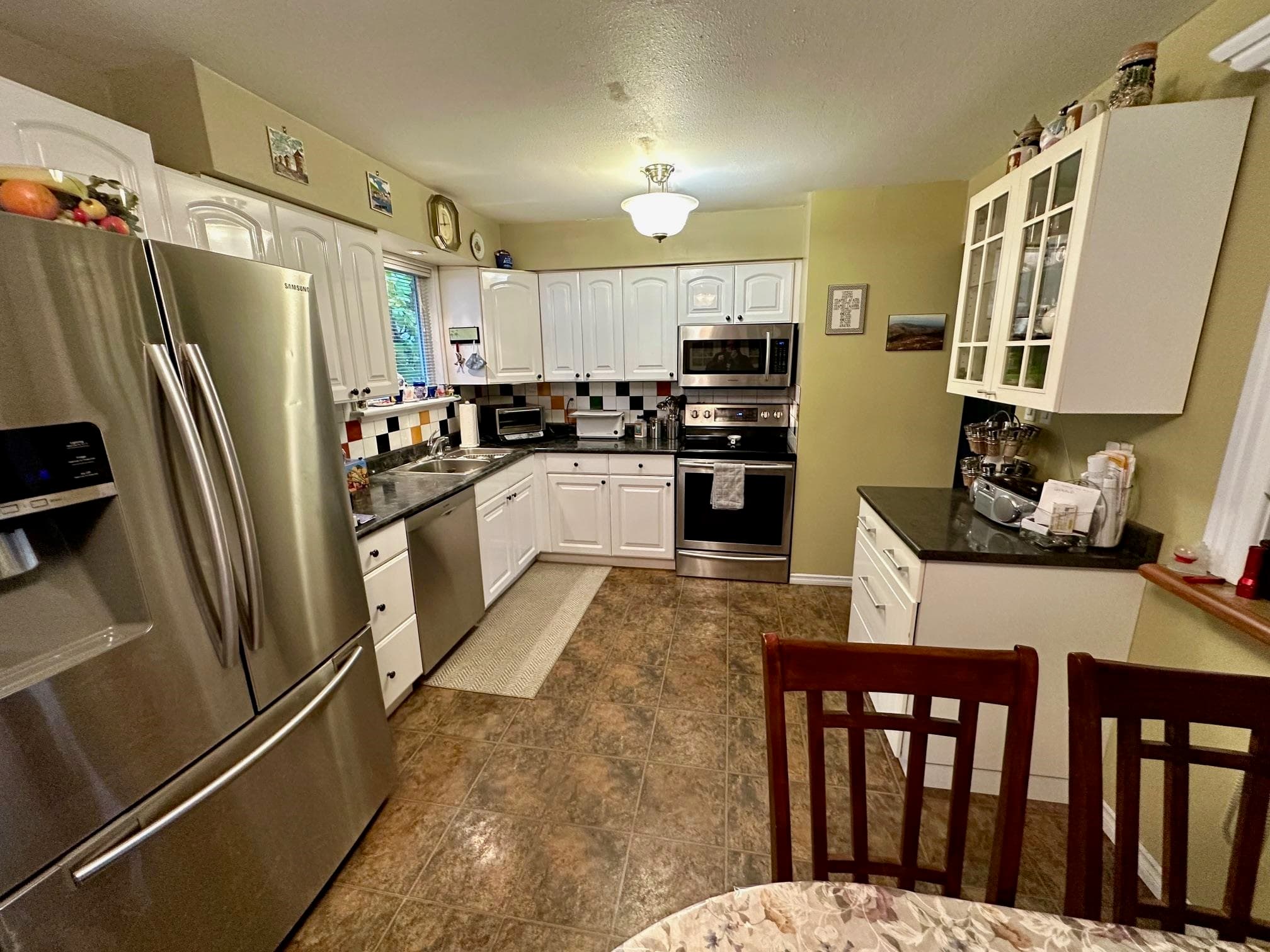 15970 Thrift Avenue, White Rock, V4B 2N1 — photo 5