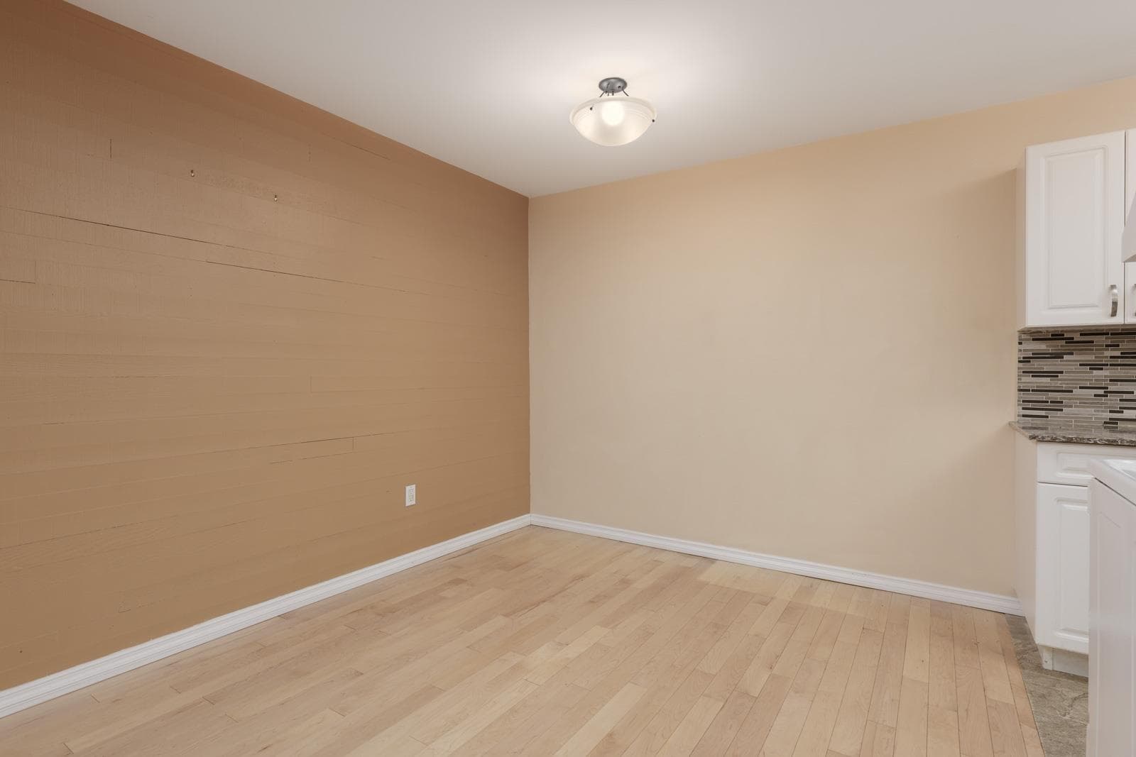 211 - 466 E Eighth Avenue, New Westminster, V3L 4L2 — photo 4