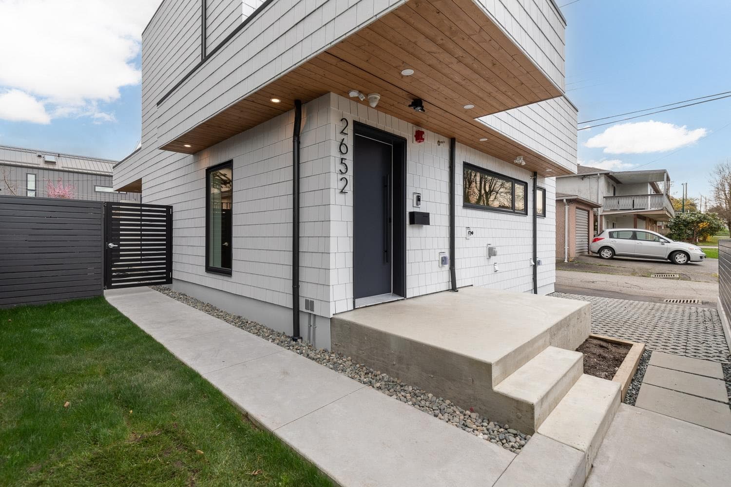 2652 E 38th Avenue, Vancouver, V5R 3M9 — photo 1