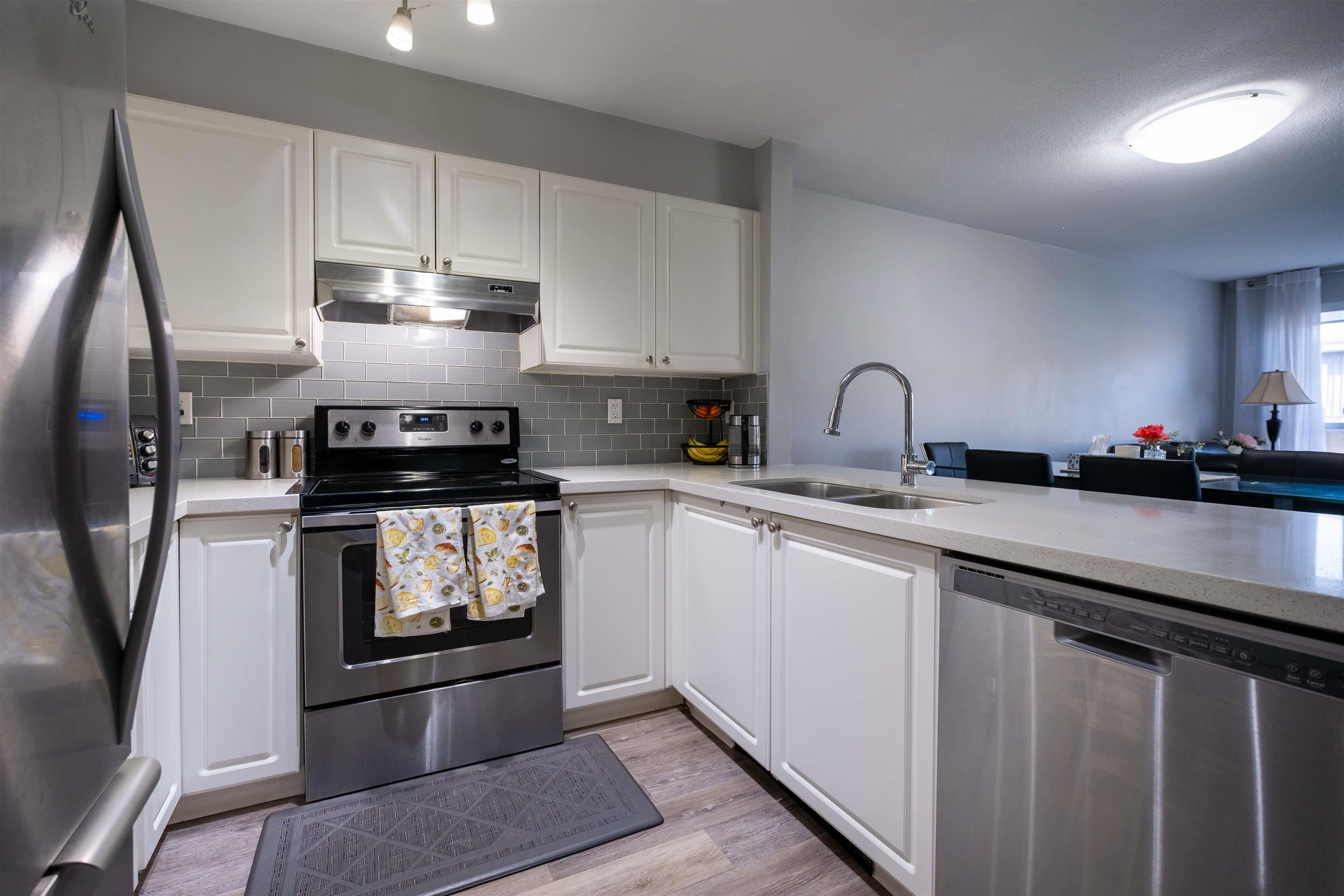 305 - 13733 74 Avenue, Surrey, V3W 1B8 — photo 2