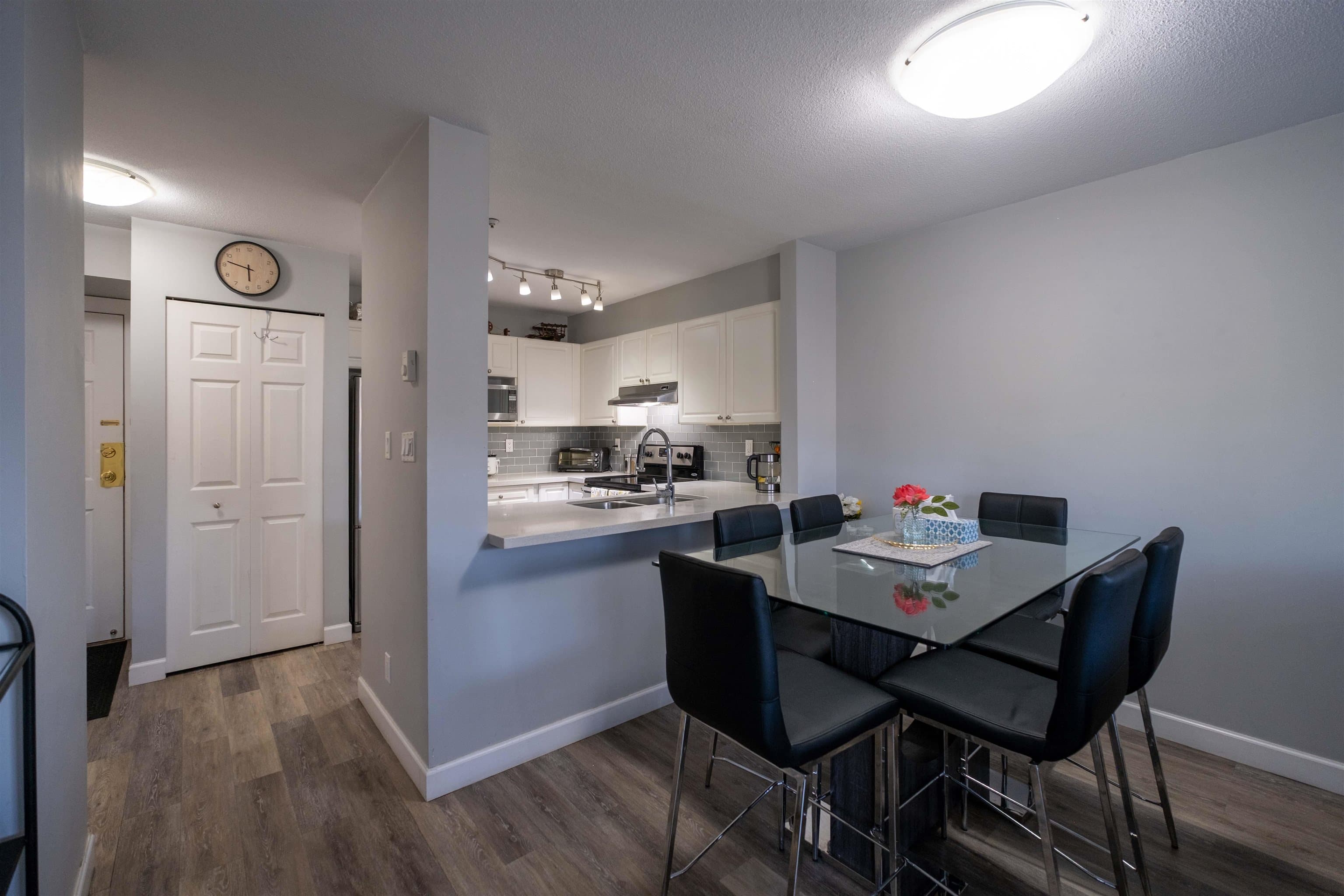 305 - 13733 74 Avenue, Surrey, V3W 1B8 — photo 4