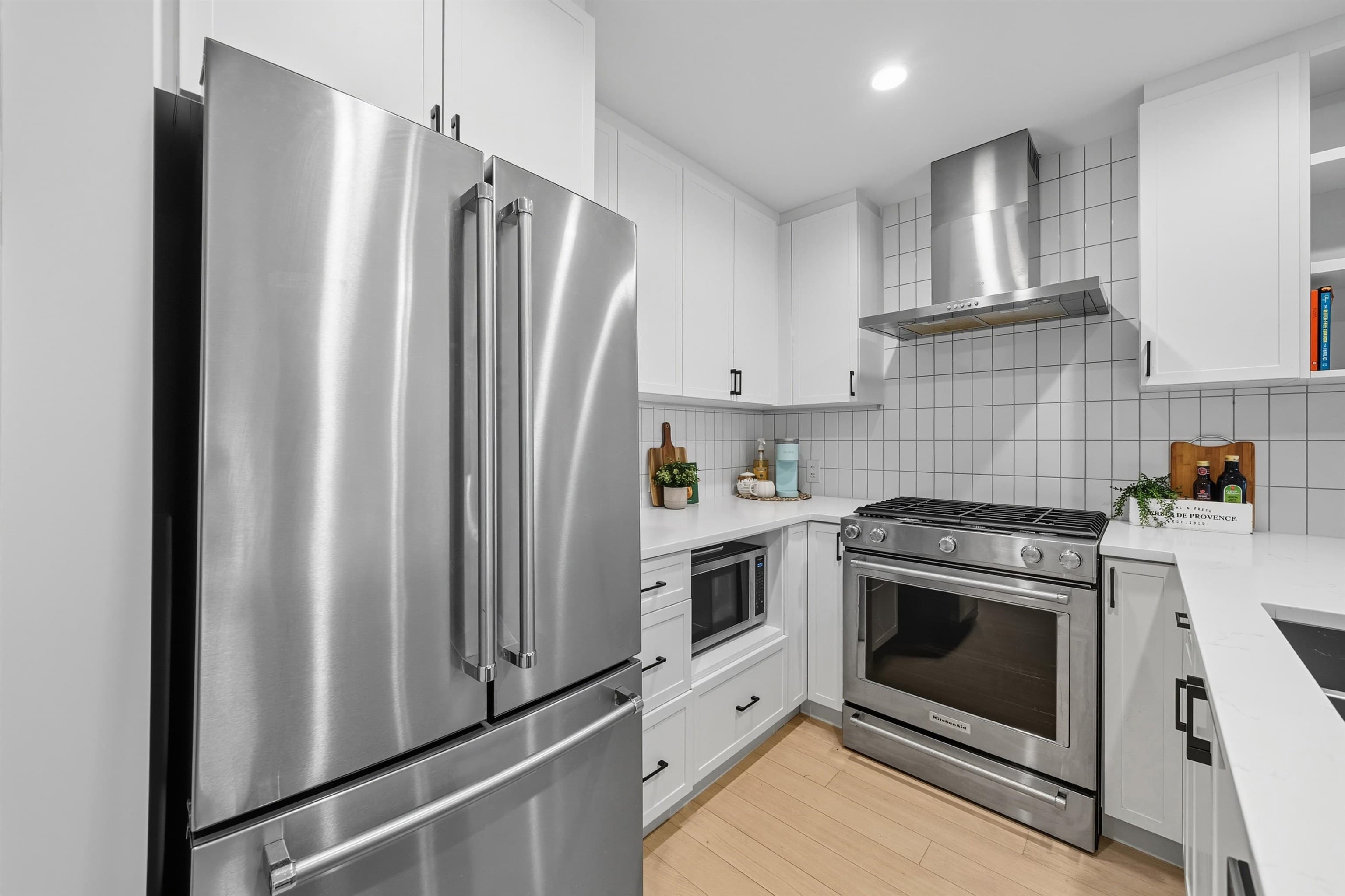 201 - 22226 Brown Avenue, Maple Ridge, V2X 4R2 — photo 3