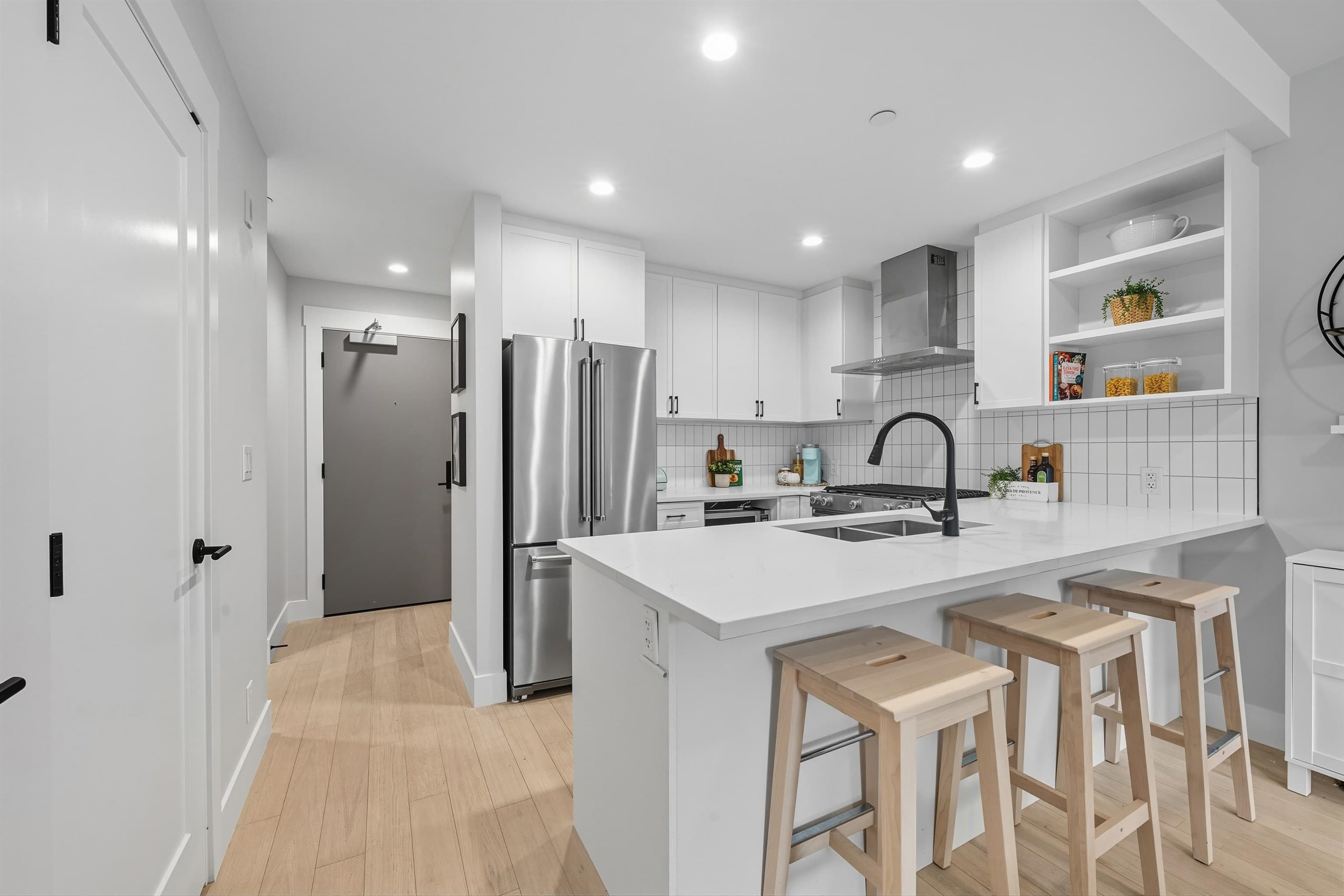 201 - 22226 Brown Avenue, Maple Ridge, V2X 4R2 — photo 1