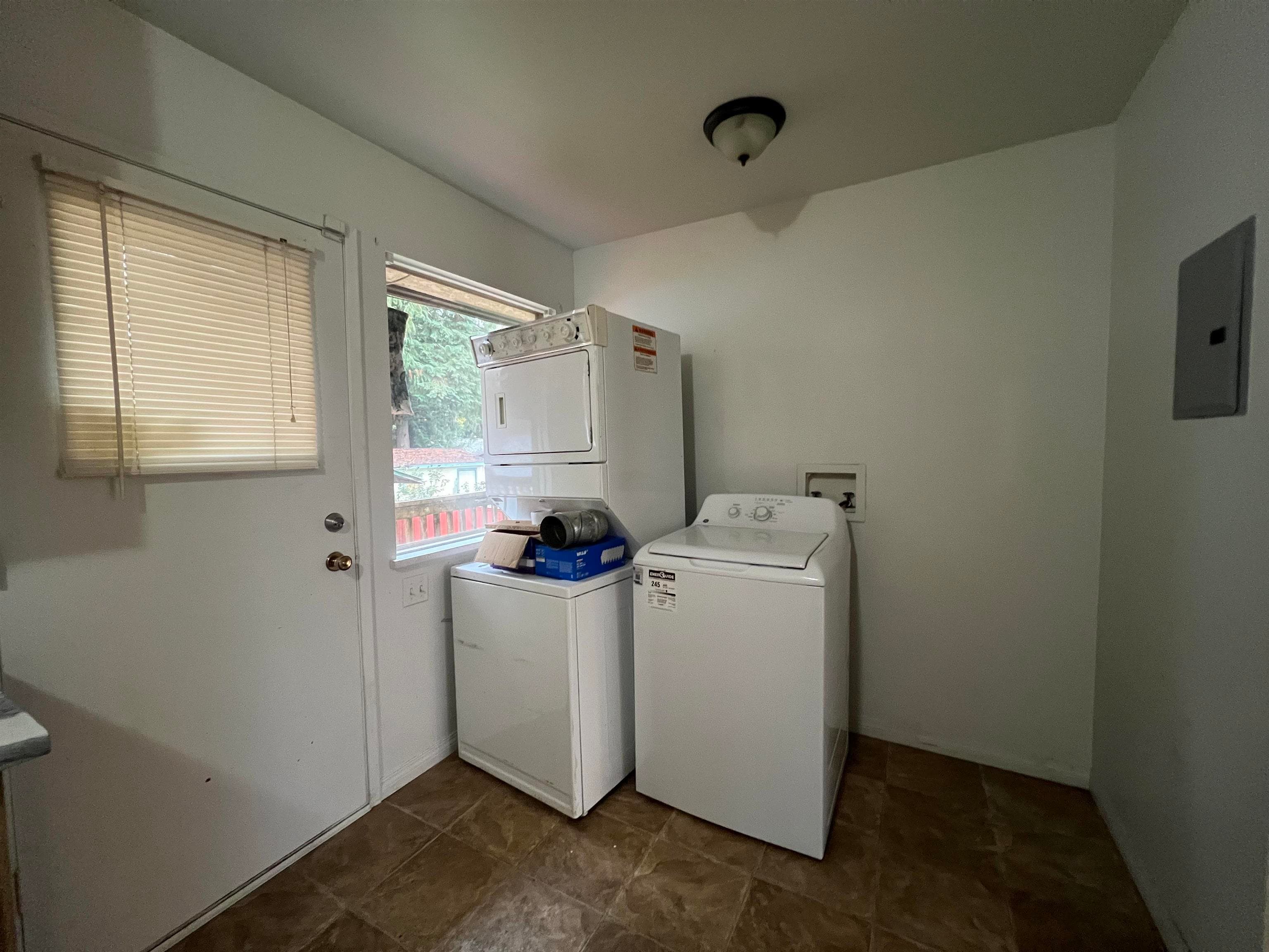 10879 144a Street, Surrey, V3R 3P9 — photo 5
