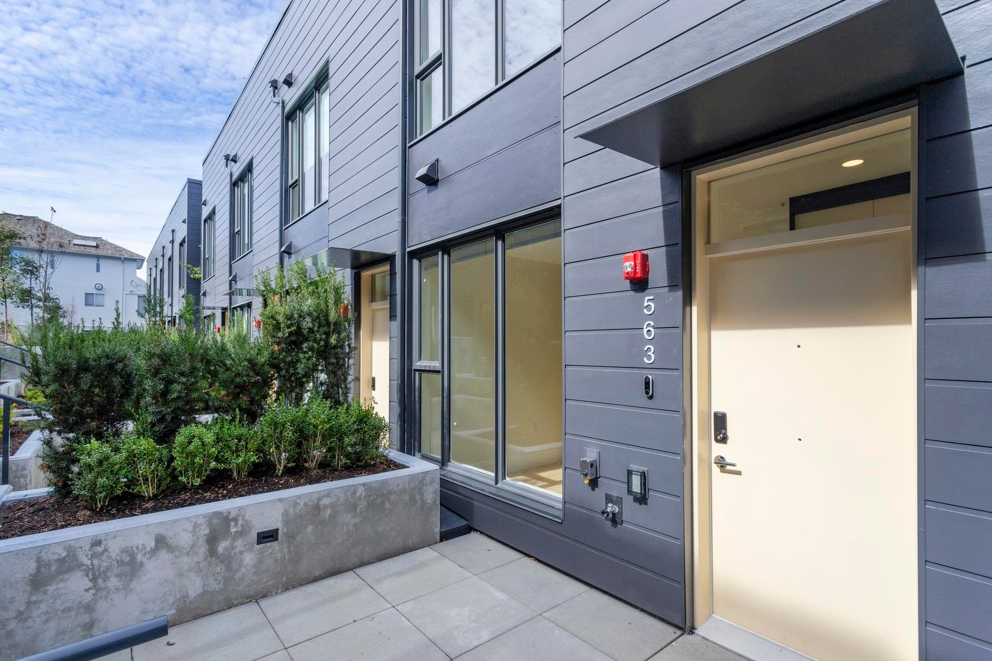 563 W 26th Avenue, Vancouver, V5Z 2E4 — photo 1