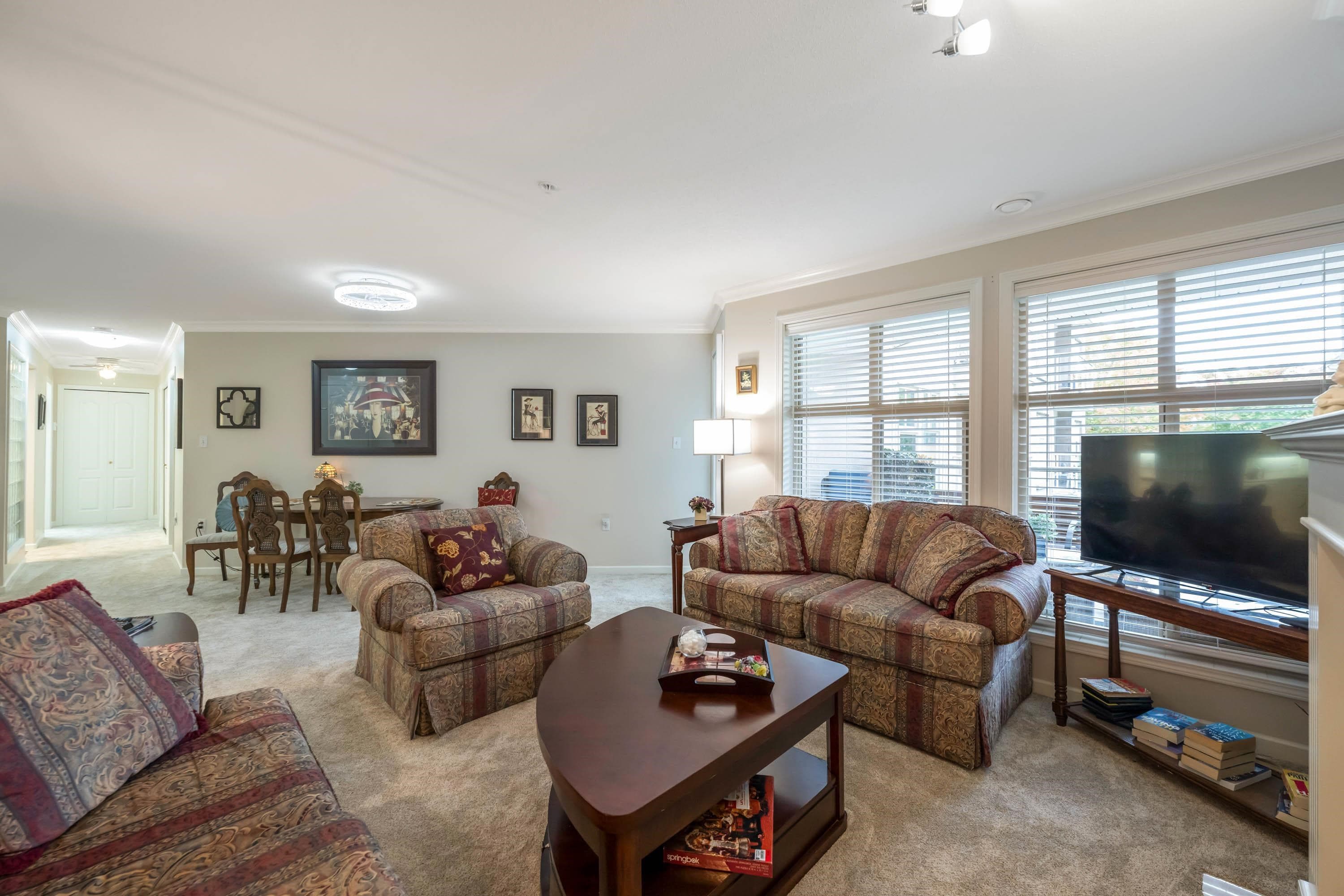 209 - 15350 19a Avenue, Surrey, V4A 9W1 — photo 4
