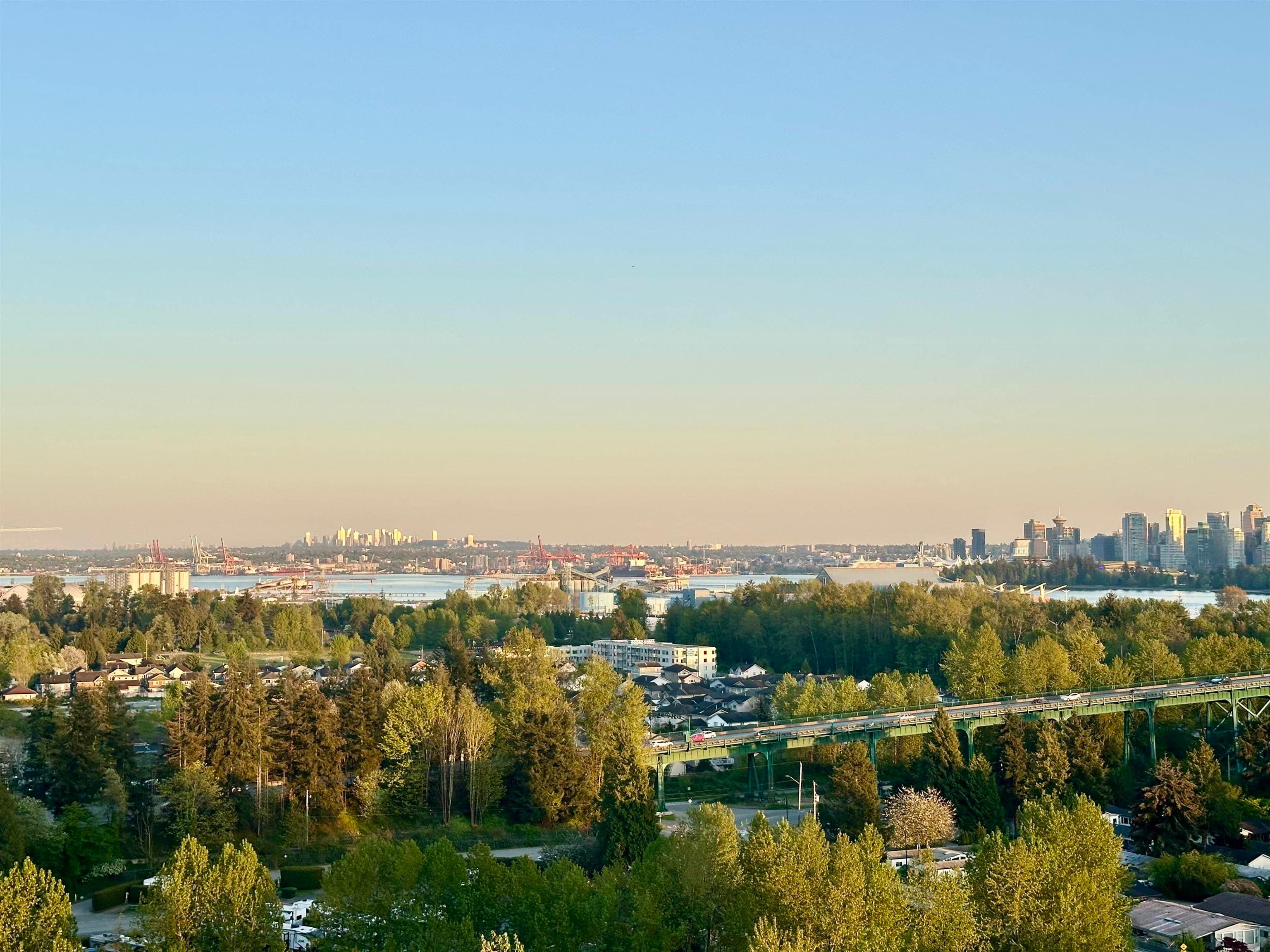 20C - 338 Taylor Way, West Vancouver