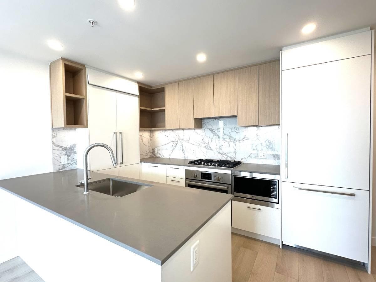 2210 - 6468 Willingdon Avenue, Burnaby, V5H 0L3 — photo 2