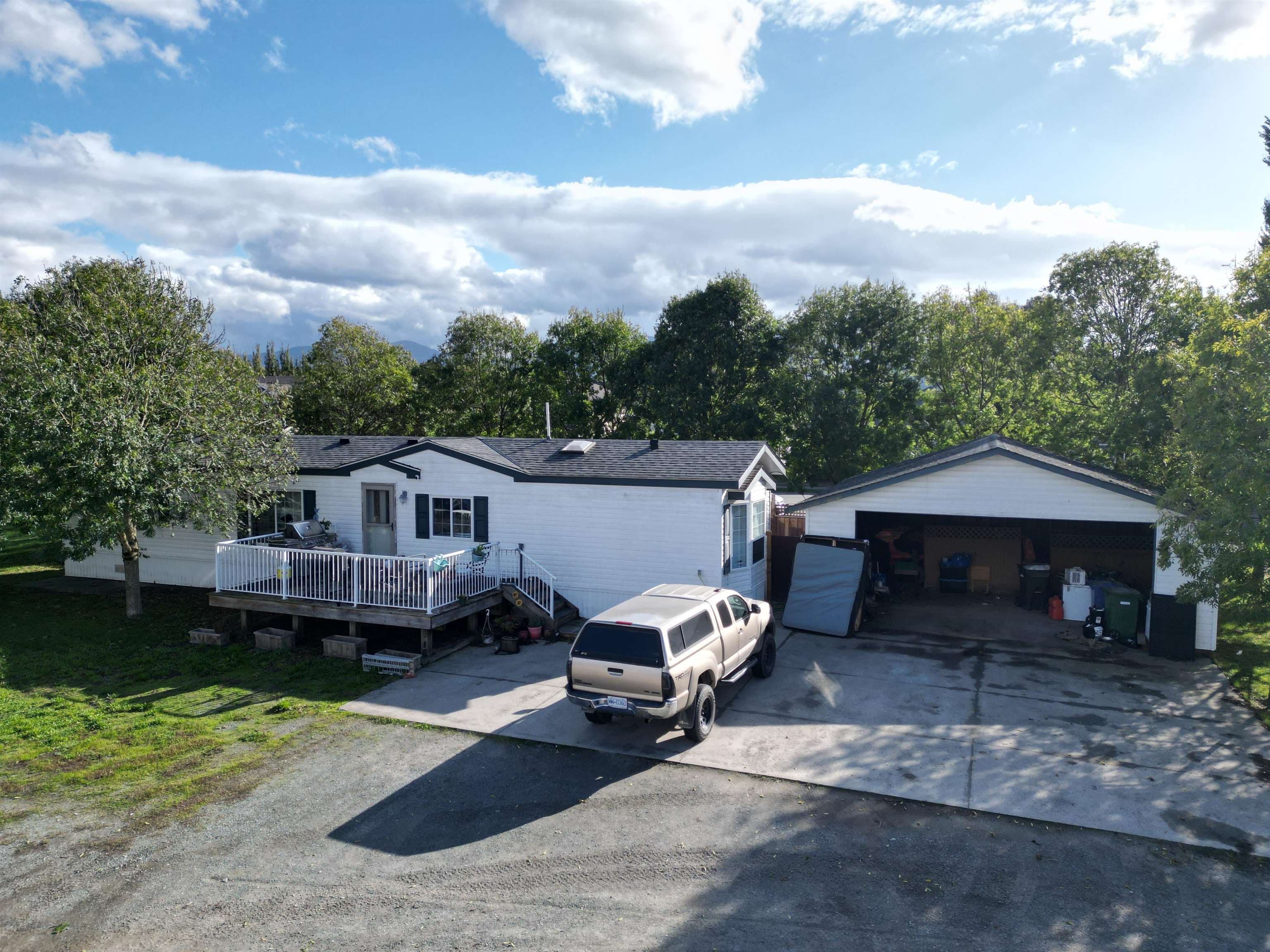 34811 2 Avenue, Abbotsford, V2S 8C1 — photo 2