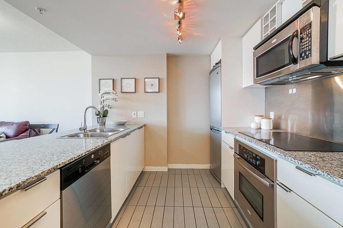 1605 - 788 Hamilton Street, Vancouver, V6B 0E9 — photo 5