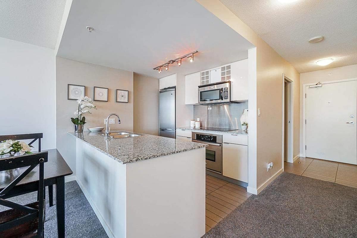 1605 - 788 Hamilton Street, Vancouver, V6B 0E9 — photo 4