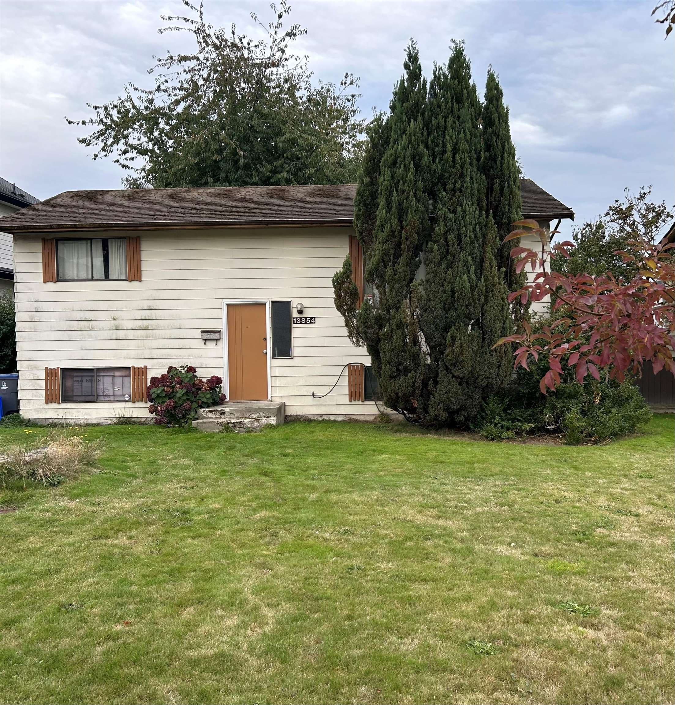 13854 89a Avenue, Surrey, V3V 6K9 — photo 2