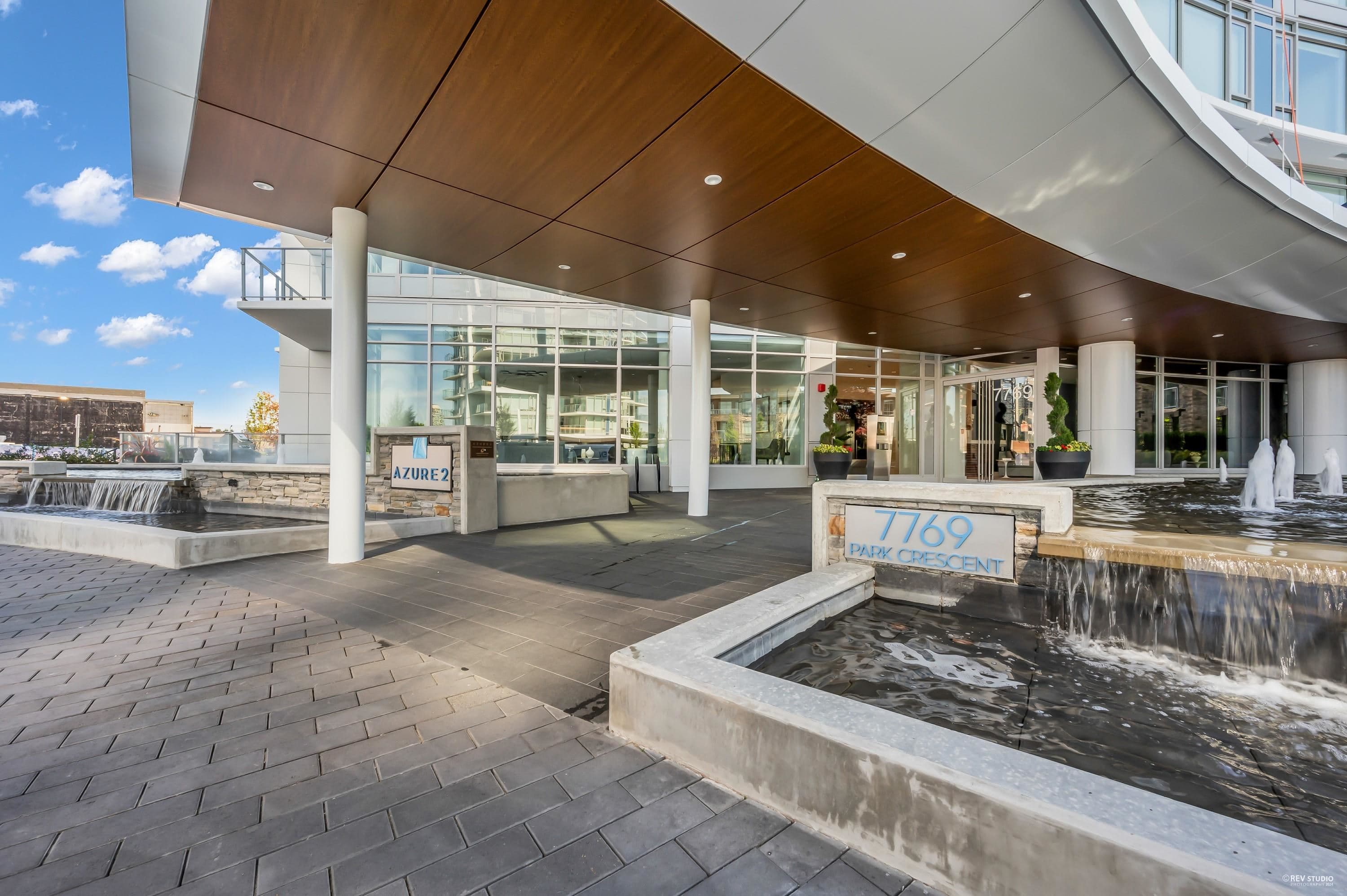1607 - 7769 Park Crescent, Burnaby, V3N 0J7 — photo 2