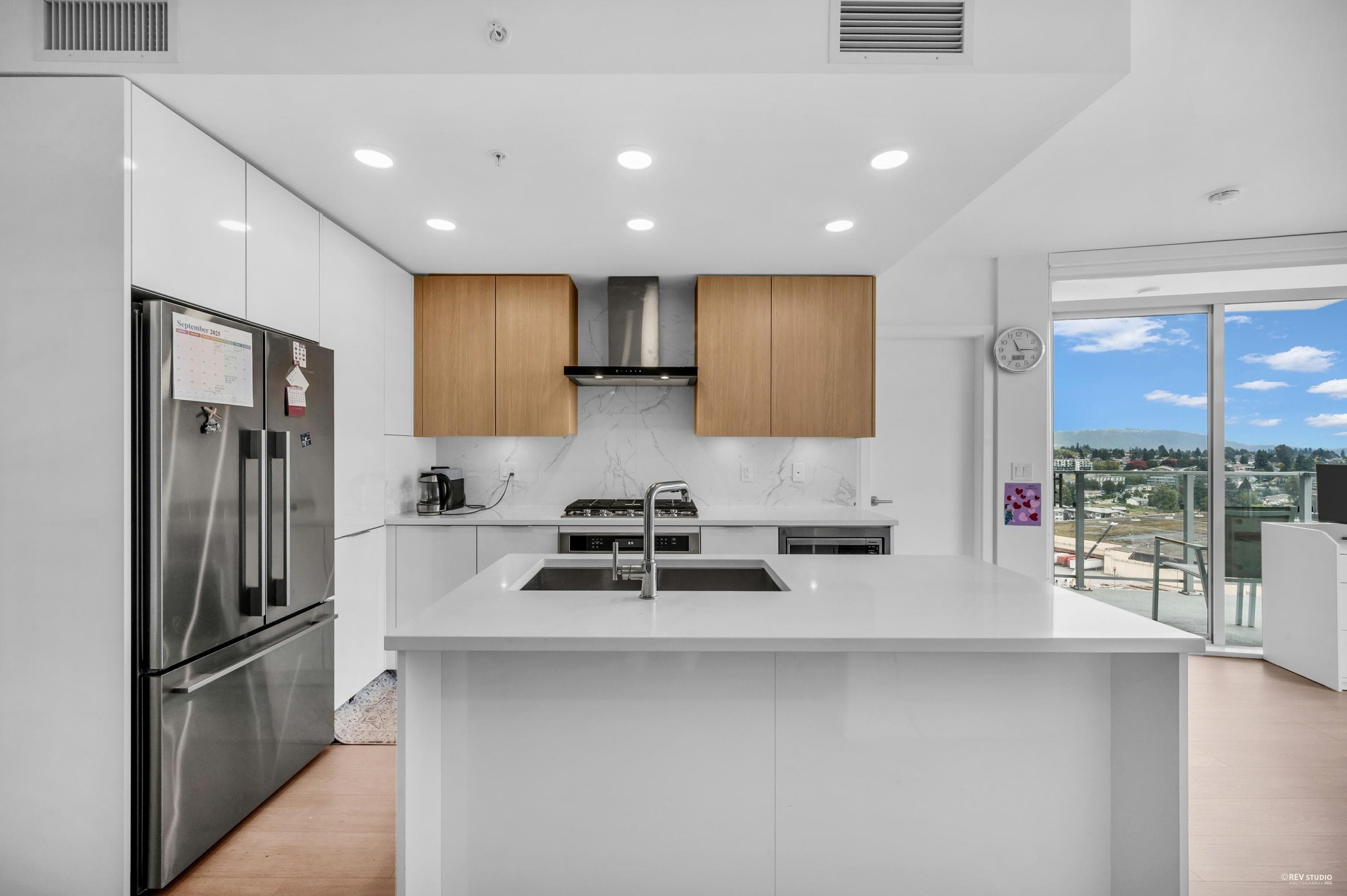 1607 - 7769 Park Crescent, Burnaby, V3N 0J7 — photo 4