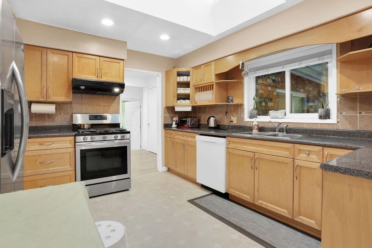8386 144 Street, Surrey, V3W 5T5 — photo 2