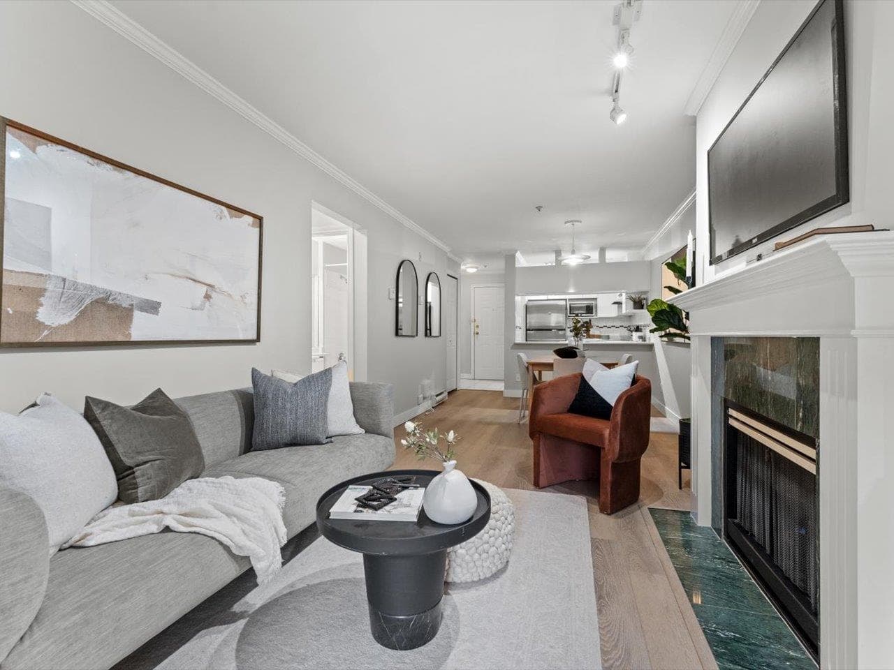 205 - 3638 W Broadway, Vancouver, V6R 2B7 — photo 1