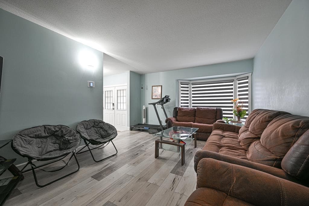 14346 68b Avenue, Surrey, V3W 8X1 — photo 5