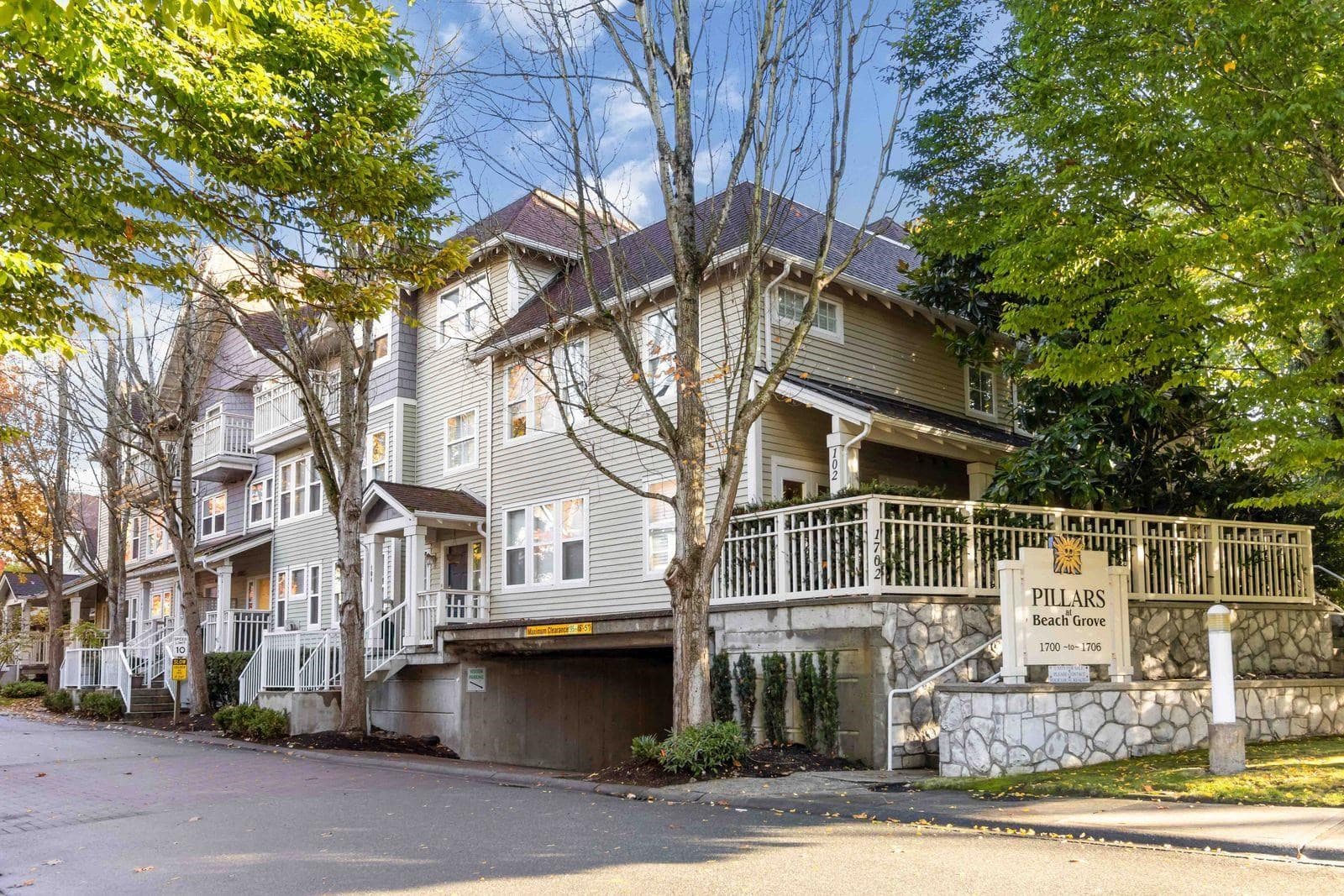 PH6 - 1702 56 Street, Delta