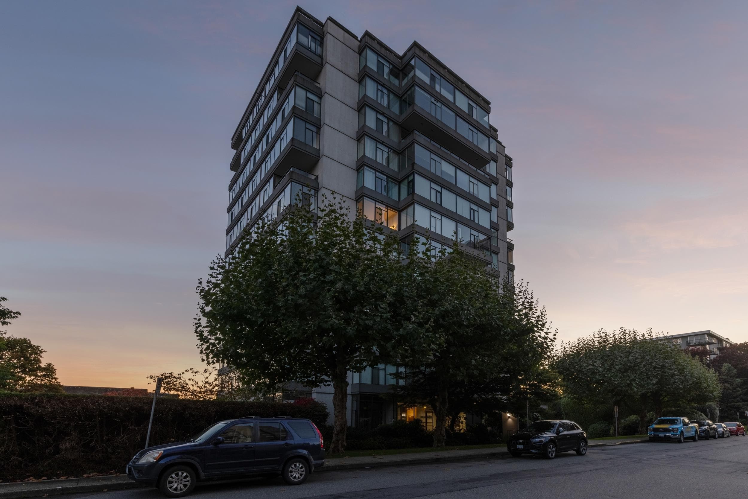 704 - 1480 Duchess Avenue, West Vancouver, V7T 2W2 — photo 2