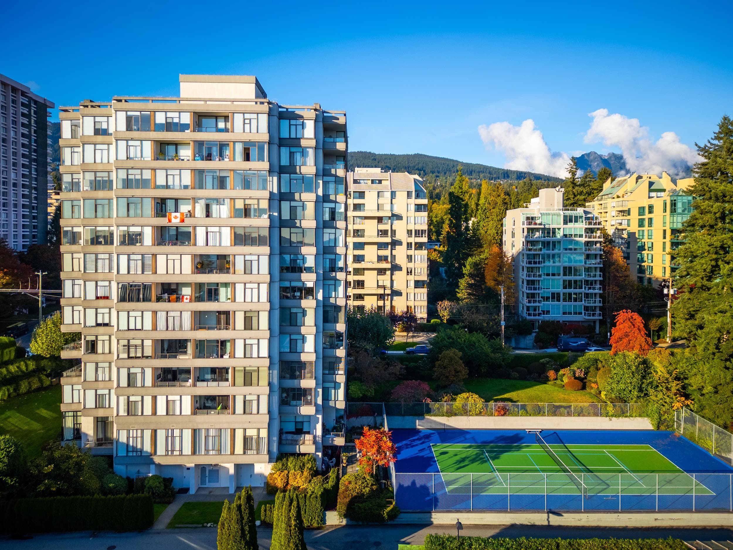 704 - 1480 Duchess Avenue, West Vancouver, V7T 2W2 — photo 1
