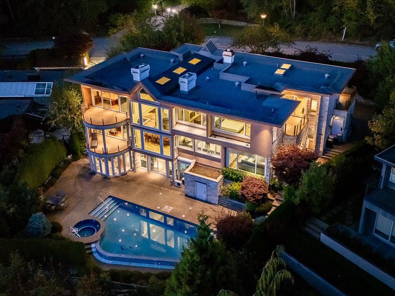 1562 Pinecrest Drive, West Vancouver, V7S 3E8 — photo 2