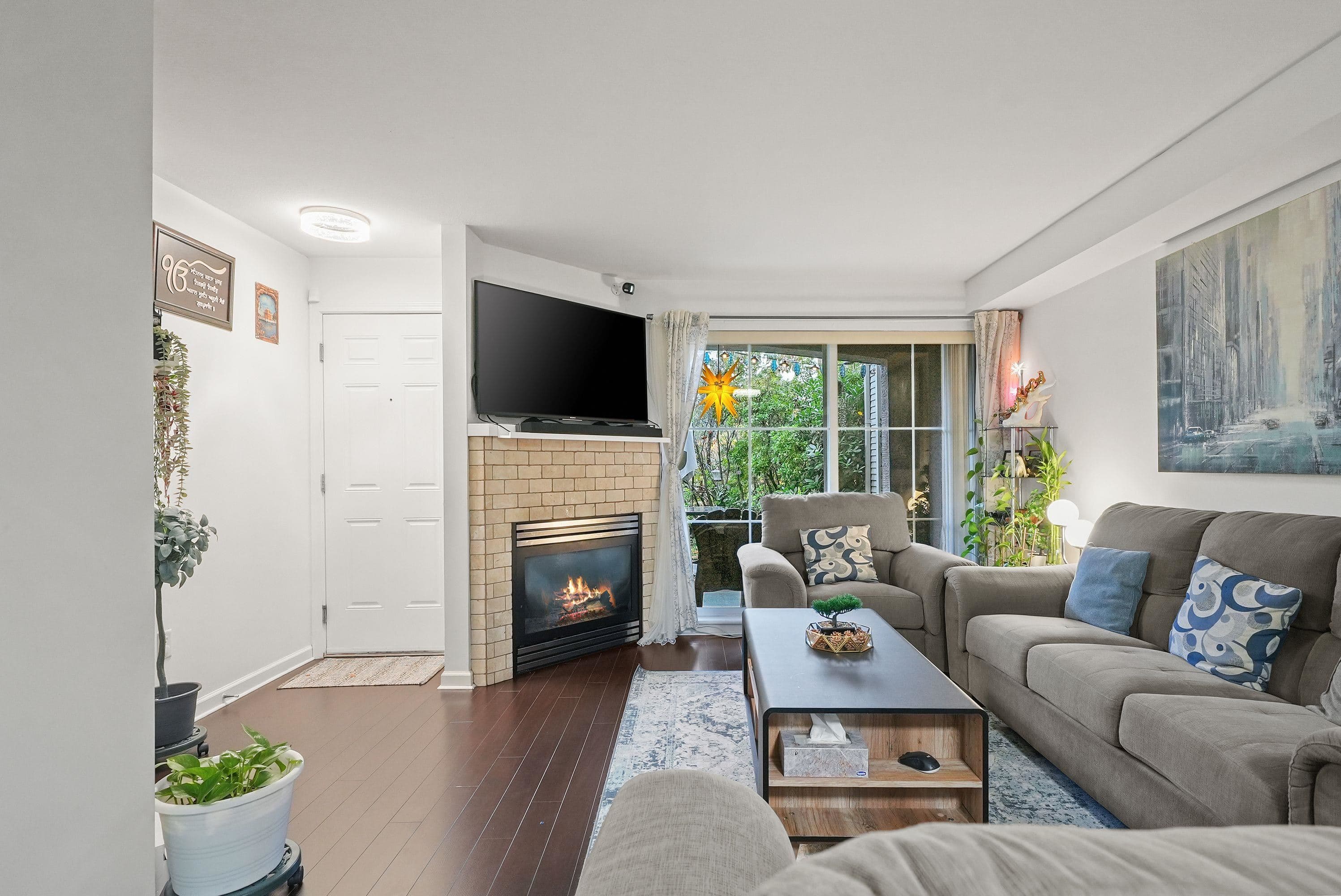 2 - 1383 Brunette Avenue, Coquitlam