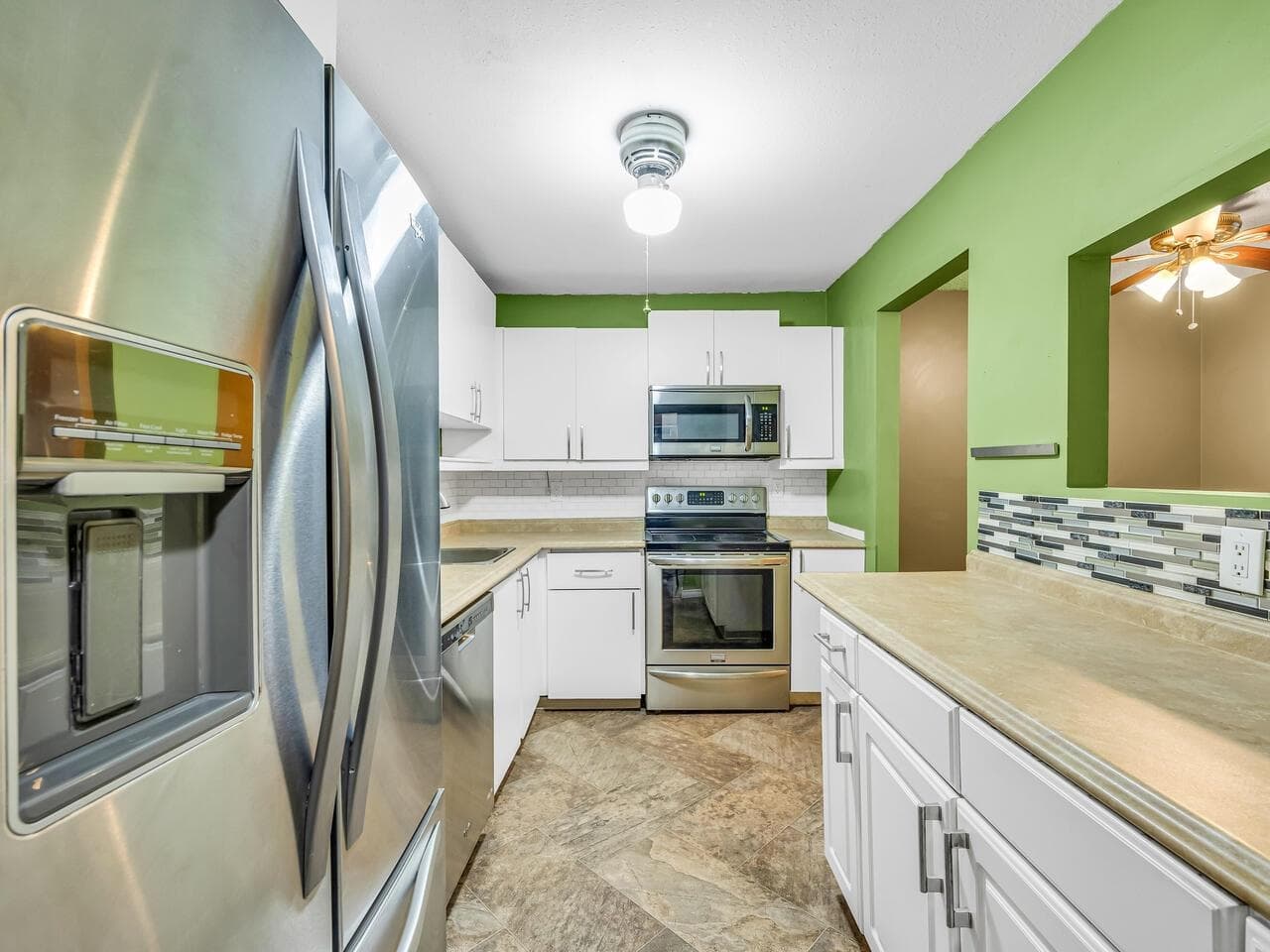211 - 10157 University Drive, Surrey, V3T 5L7 — photo 4